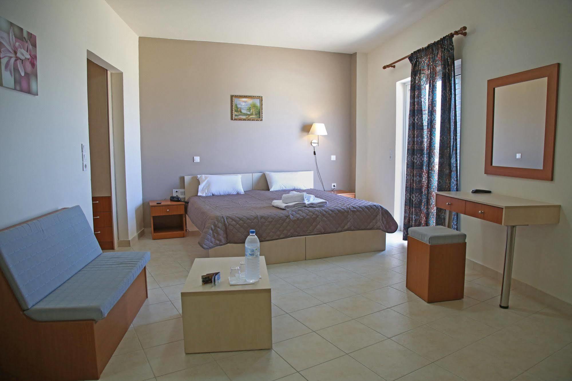 Sea Breeze Hotel 2*