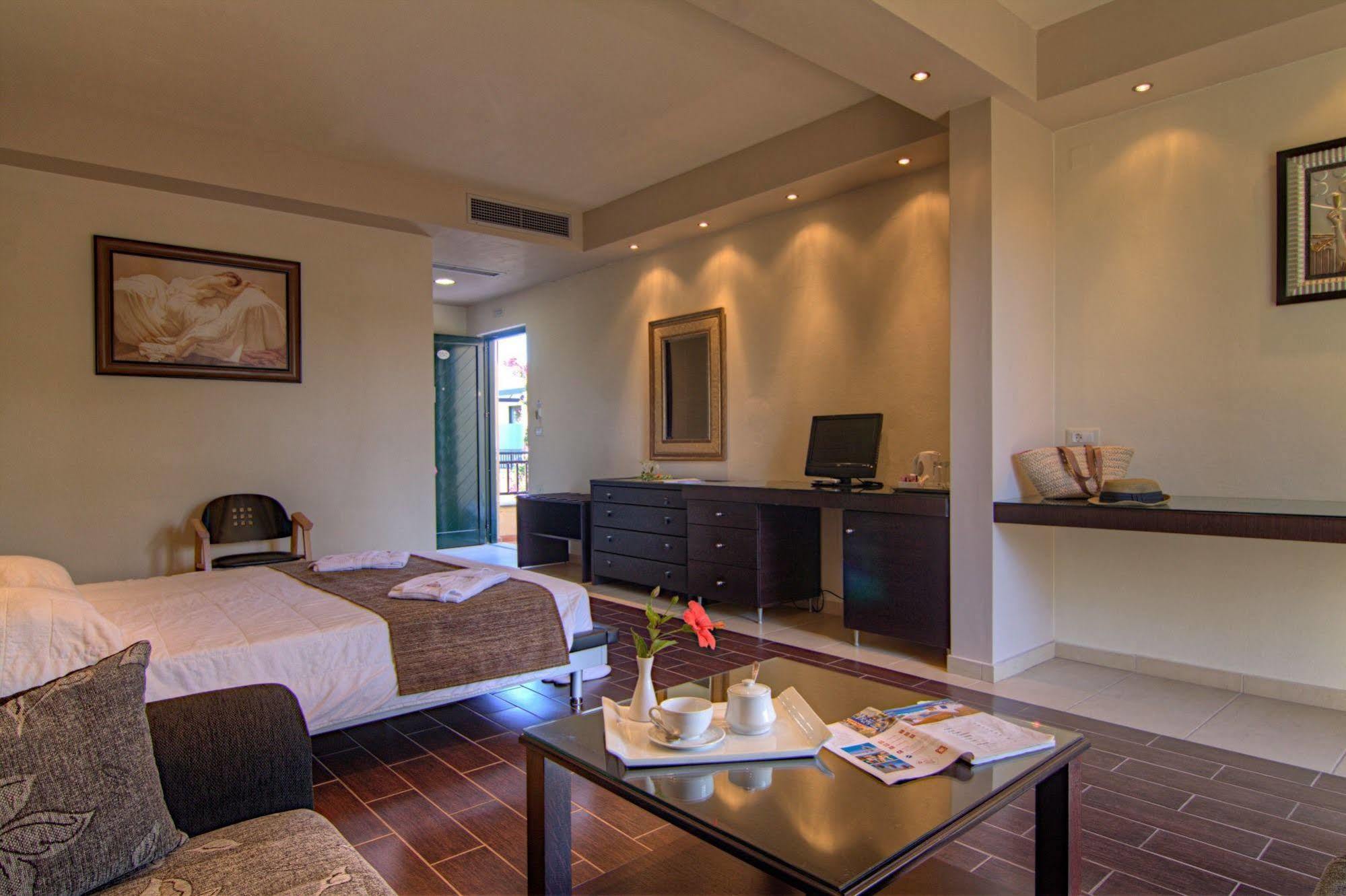 Solimar Aquamarine Resort 5*