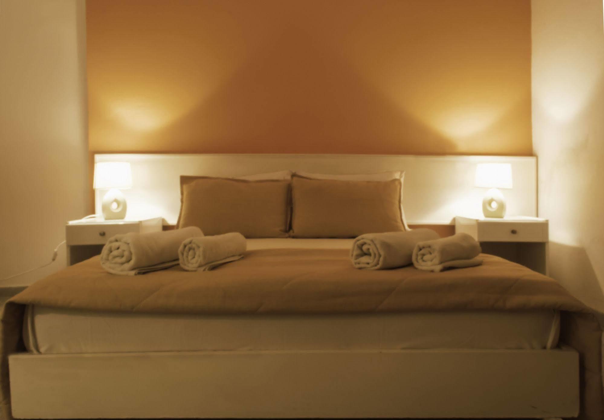 Ikaros Aparthotel Karterados (Santorini)