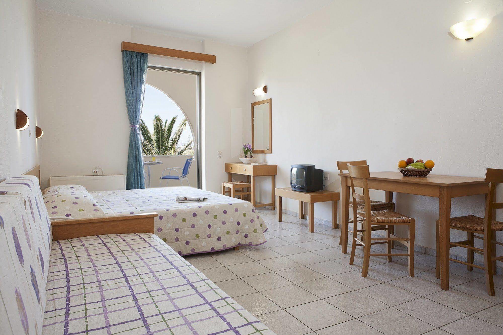Hotel Marinos