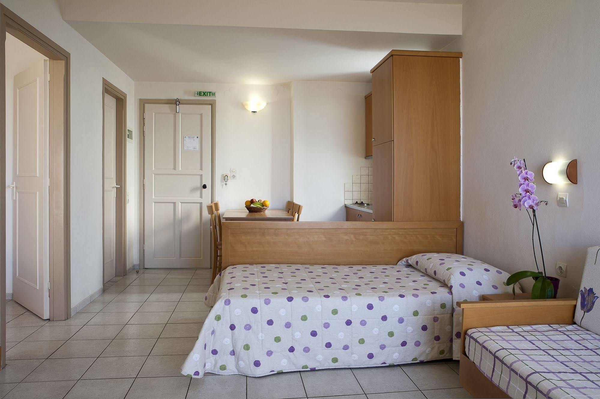 Marinos Hotel 3*
