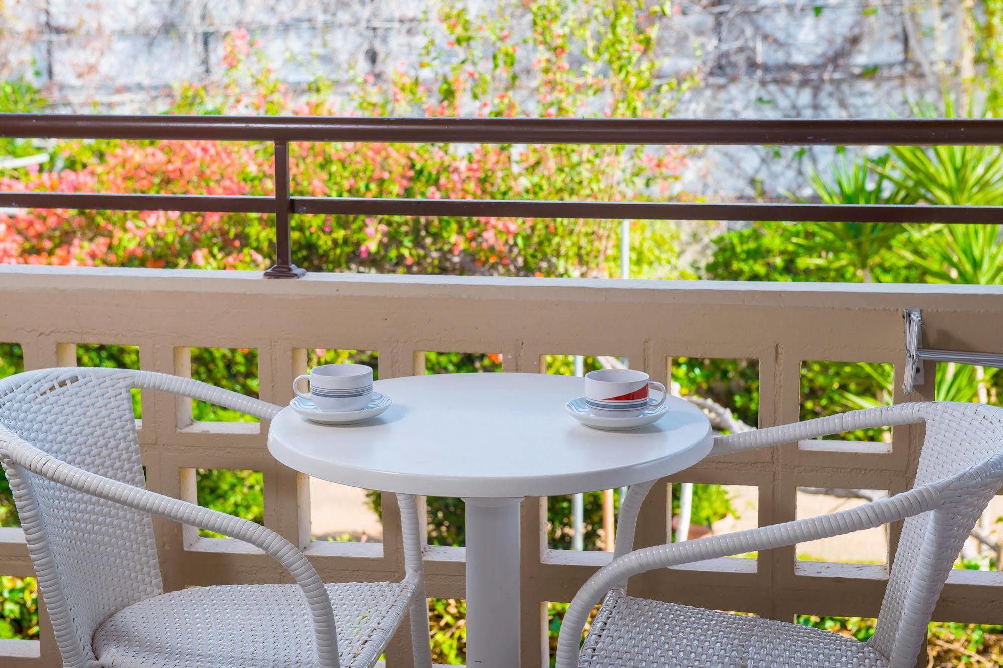 Aparthotel Primavera &