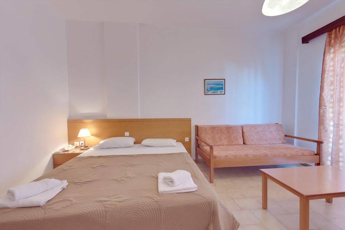 Marirena 3*
