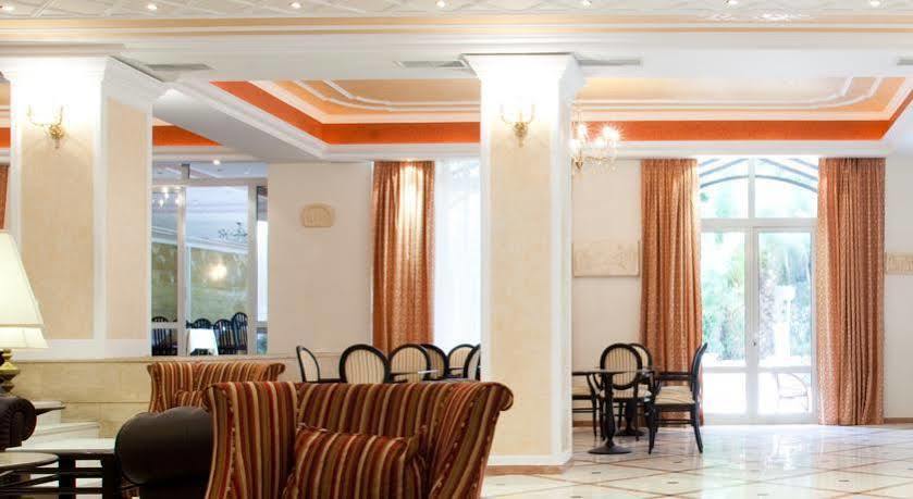 Achillion Palace Hotel 4*