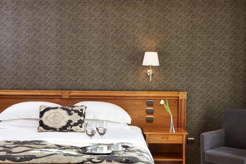 Hotel Ava And 4*