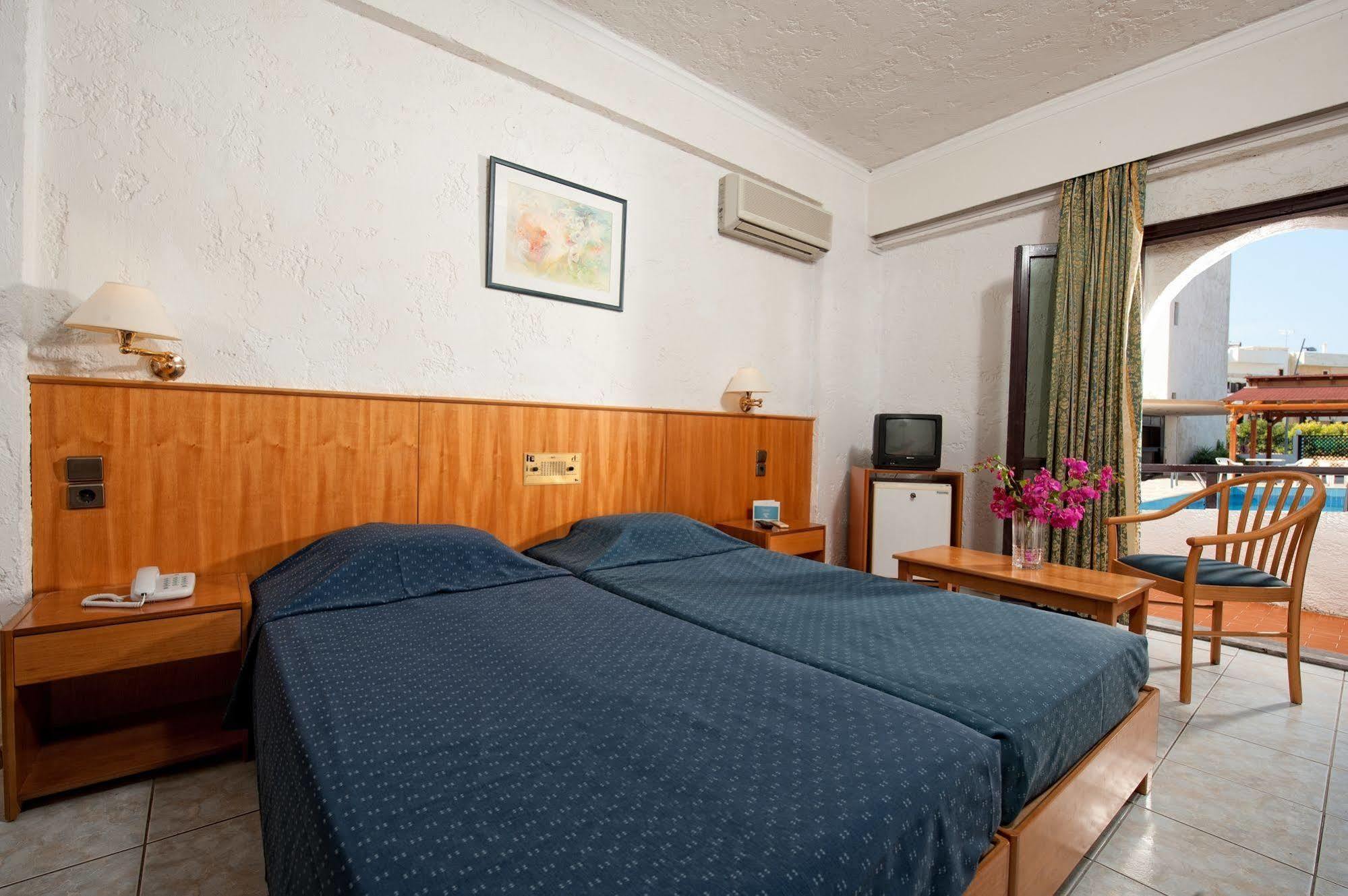 Heronissos Hotel 4*