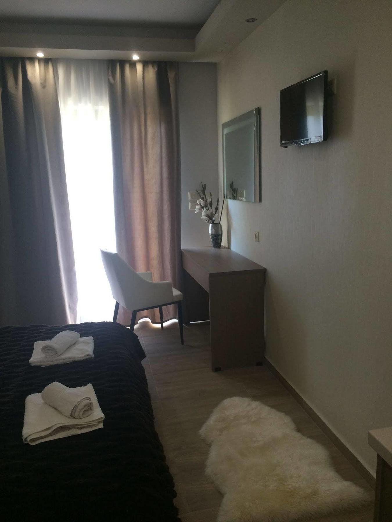 Sevastos Aparthotel 2*