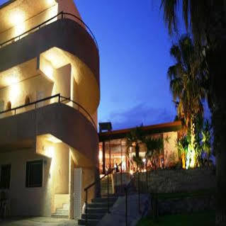 Sevastos Aparthotel 2*