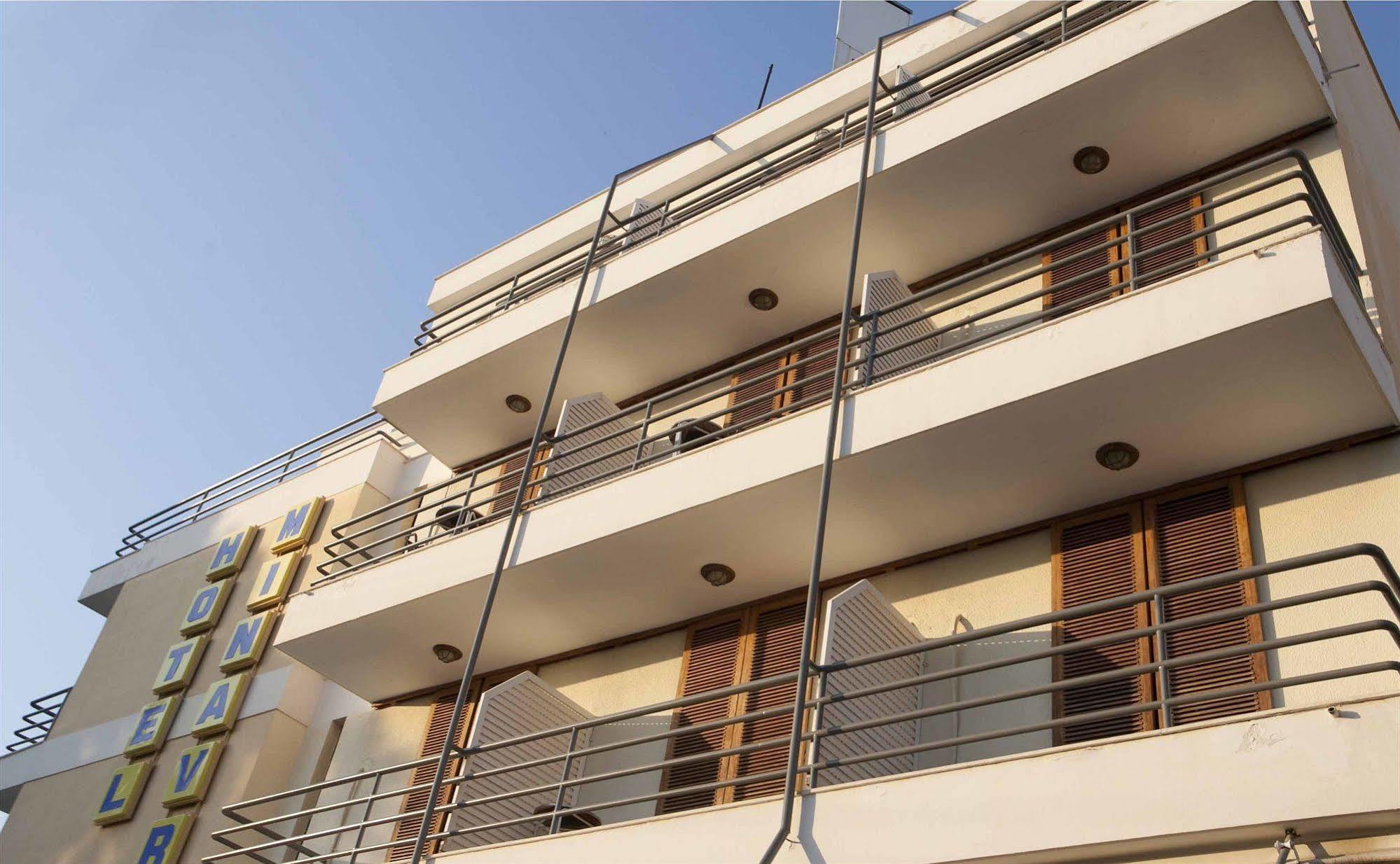 Hotel Minavra