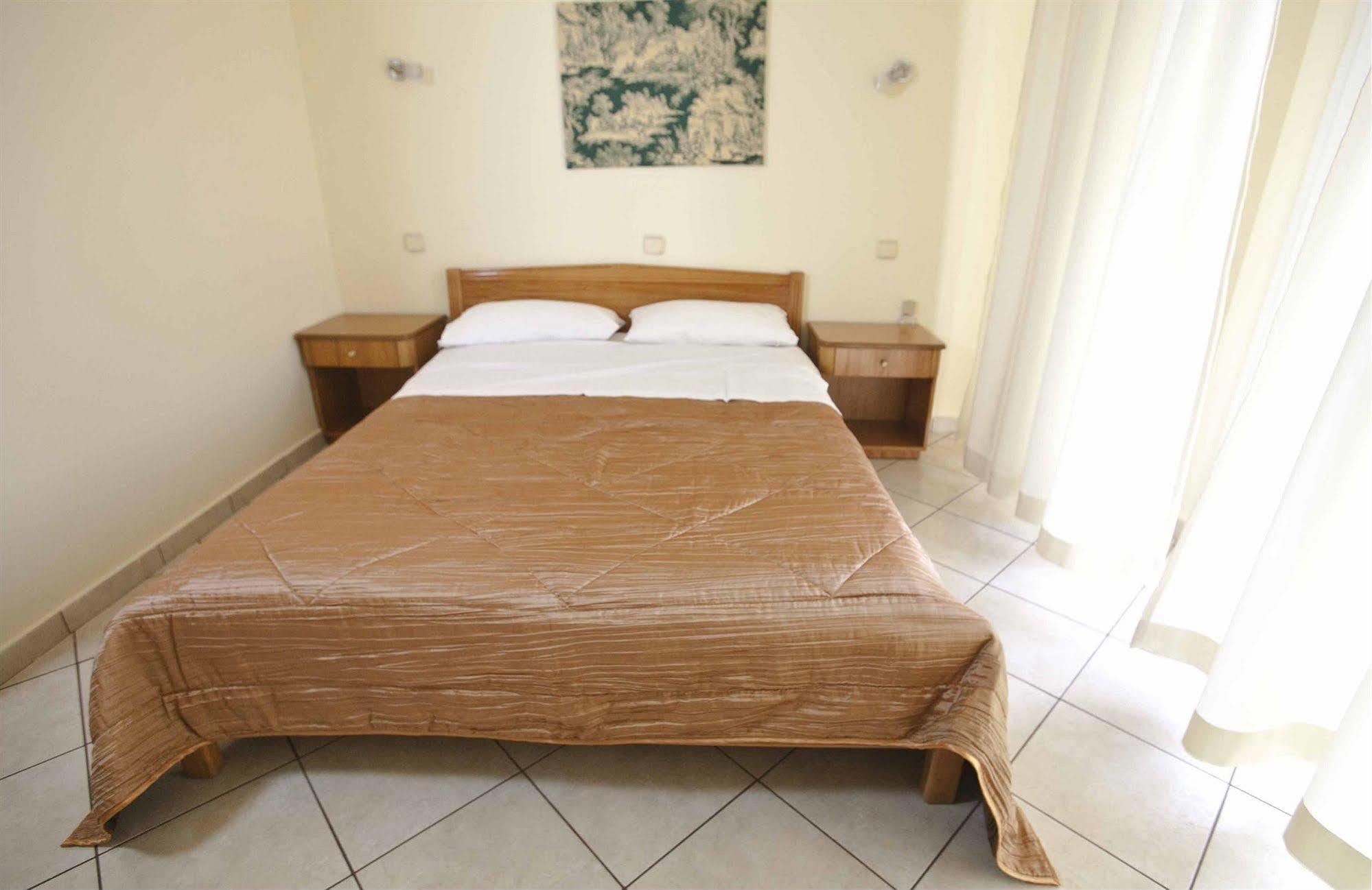 Minavra Hotel 2*