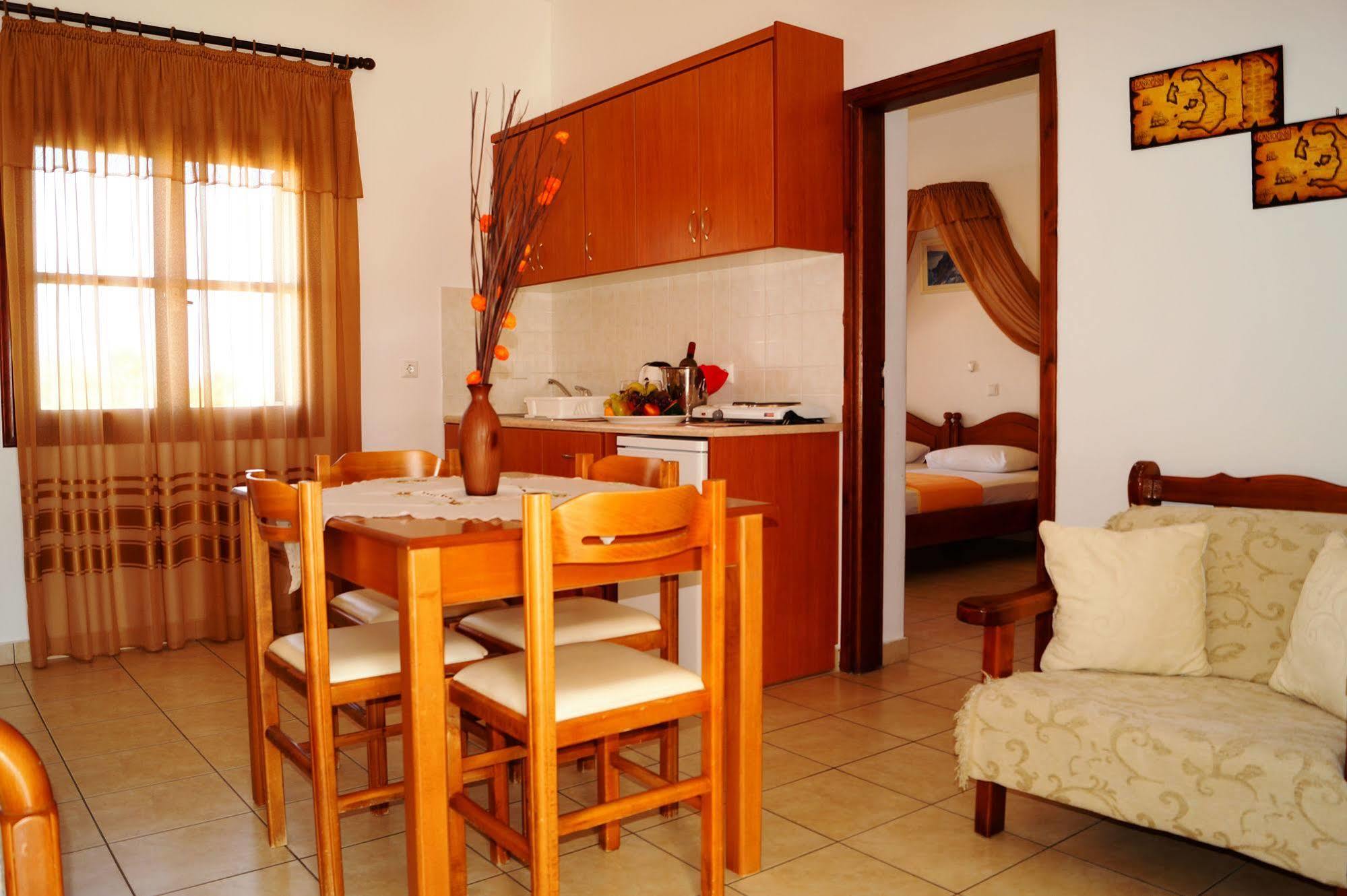 Hotel Angira Kamari (Santorini)
