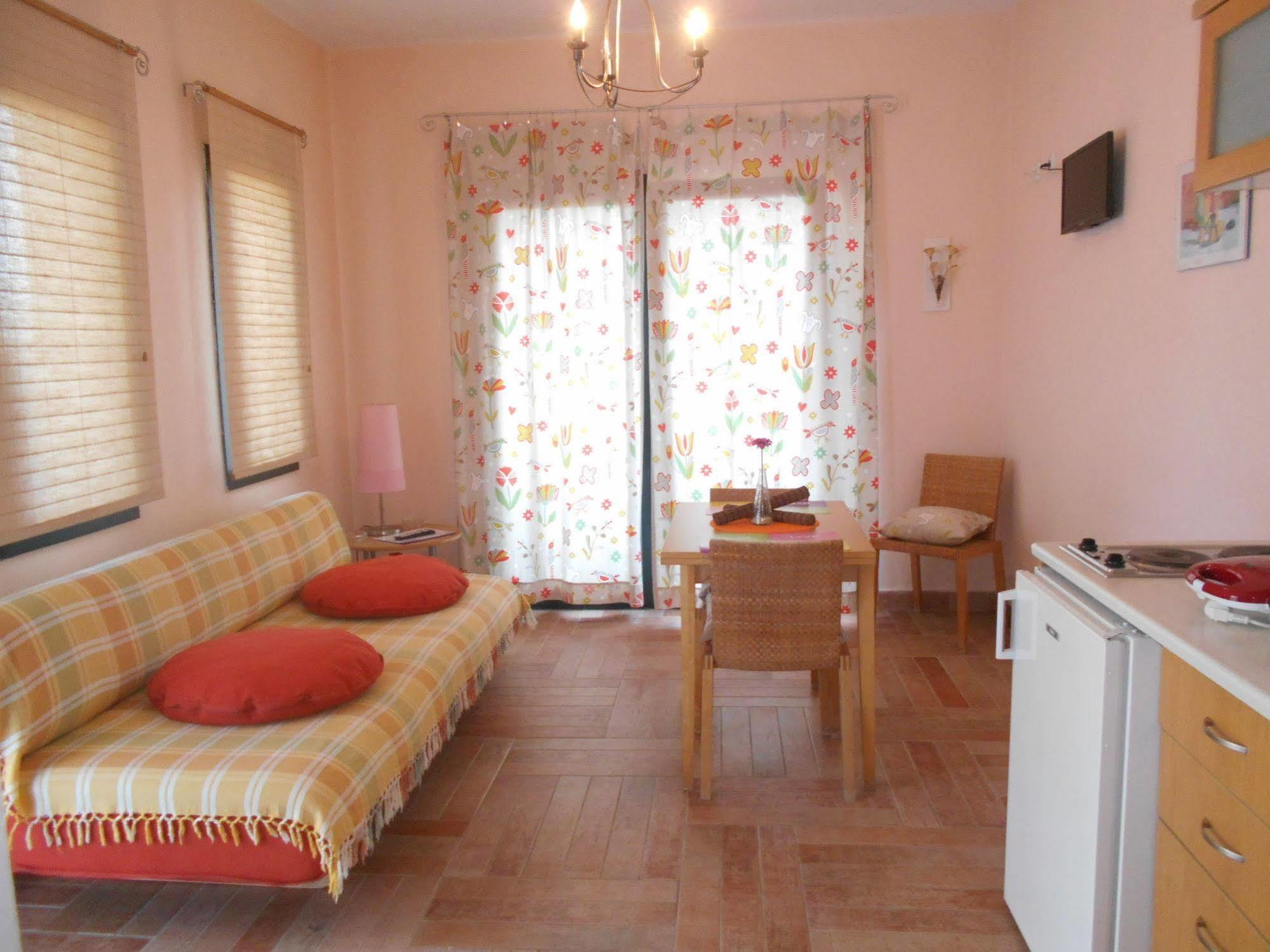 Helen's 11 Boutique 3* Achladies (Skiathos)
