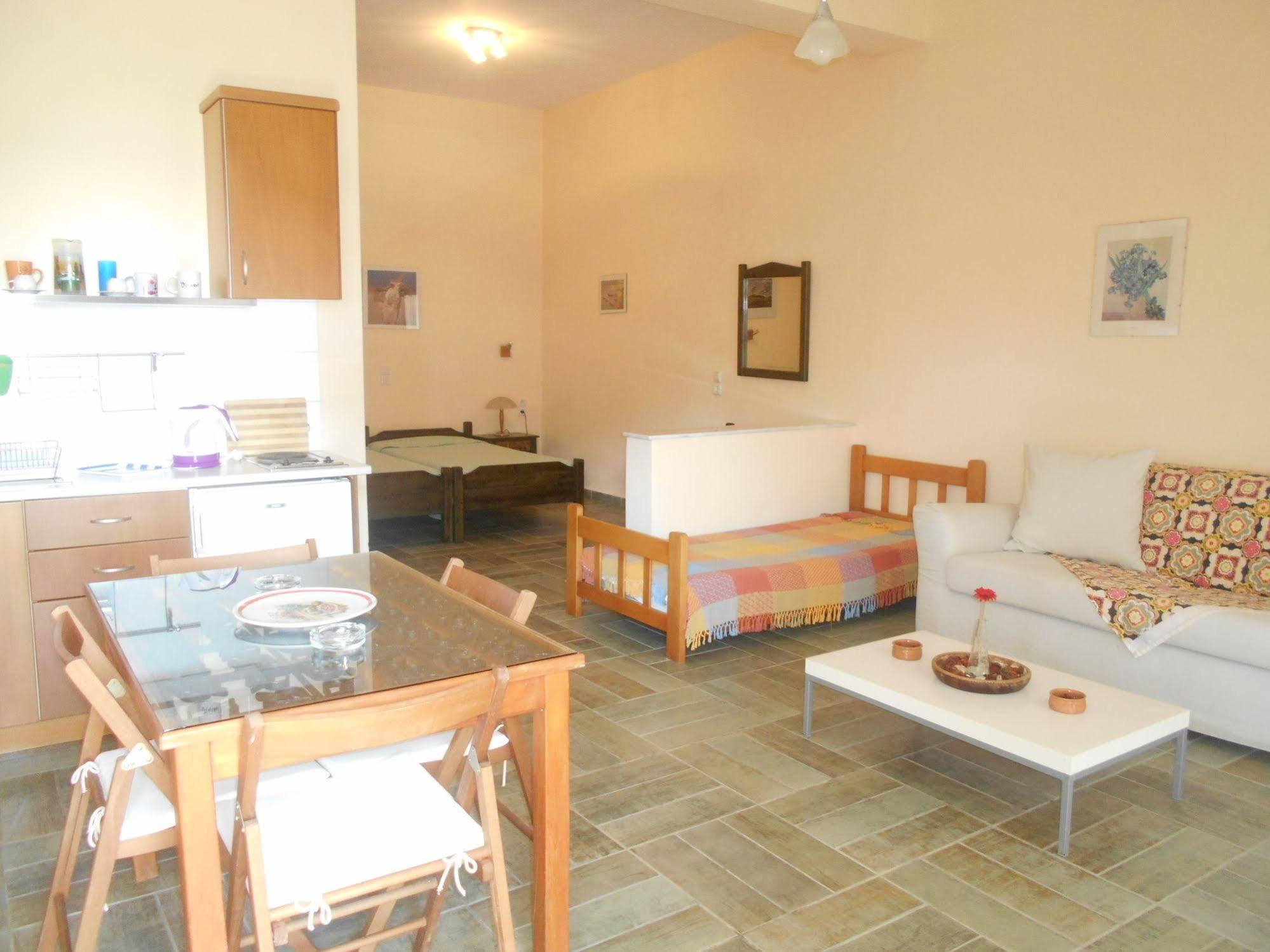 Helen's 11 Boutique Achladies (Skiathos)