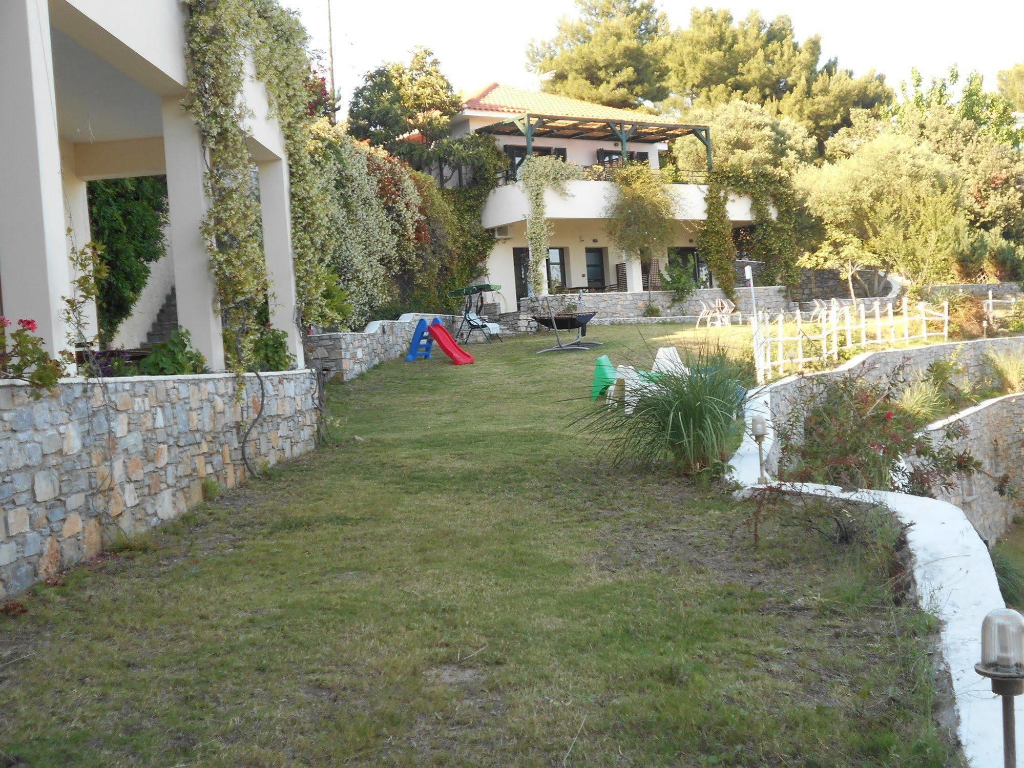 Helen's 11 Boutique Aparthotel 3*