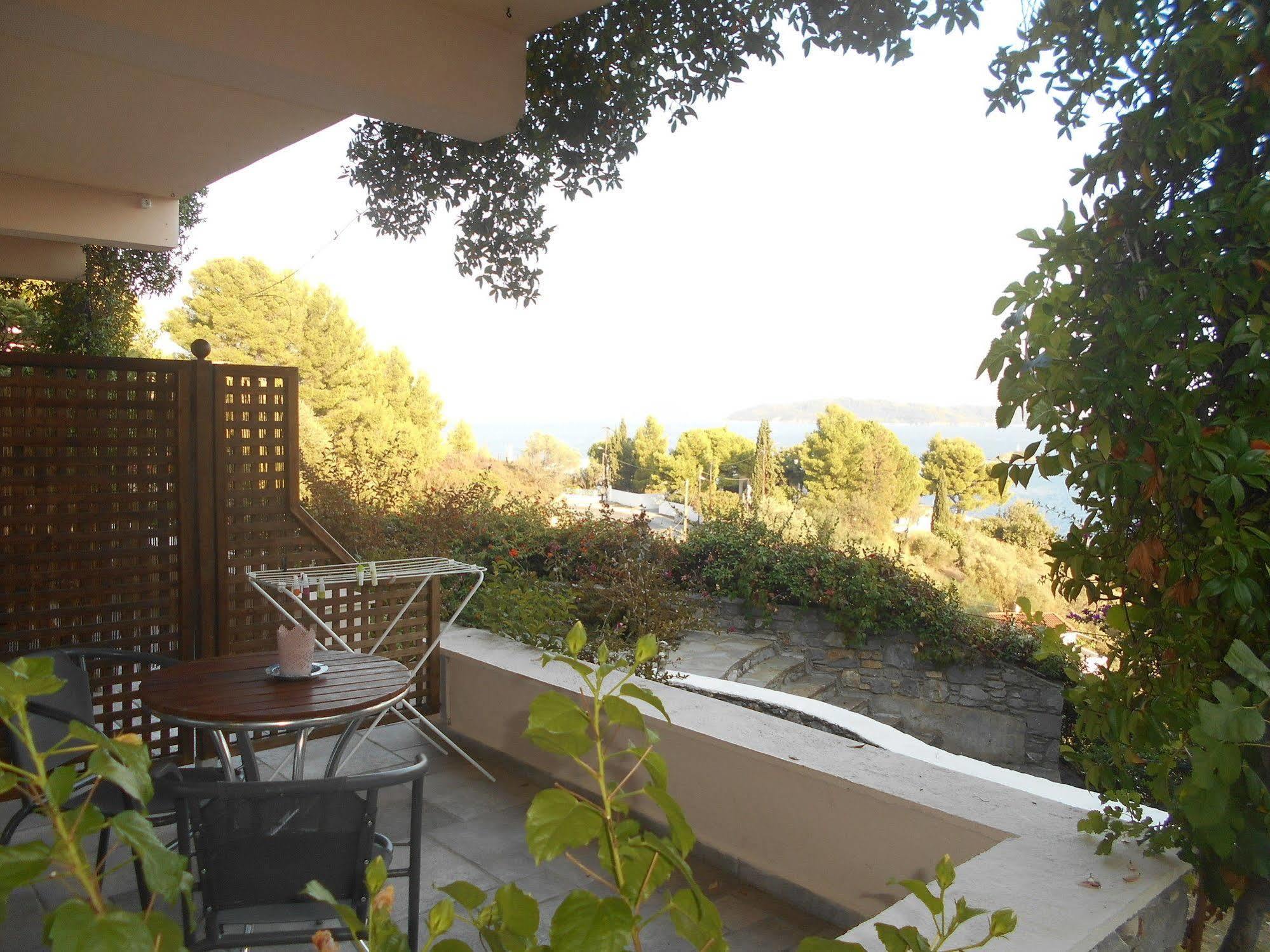 Helen's 11 Boutique 3*