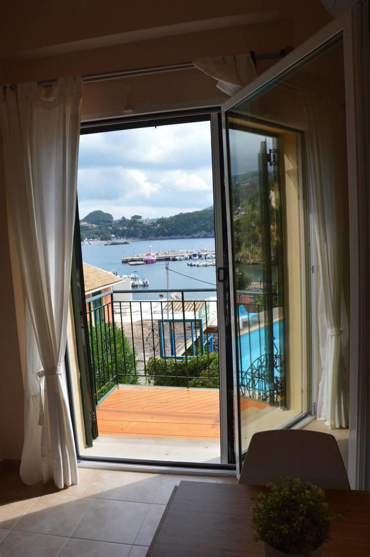 Akis Apartment *
