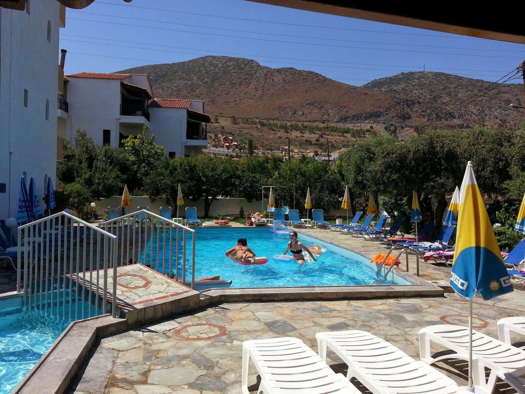 Hotel Krits 3*