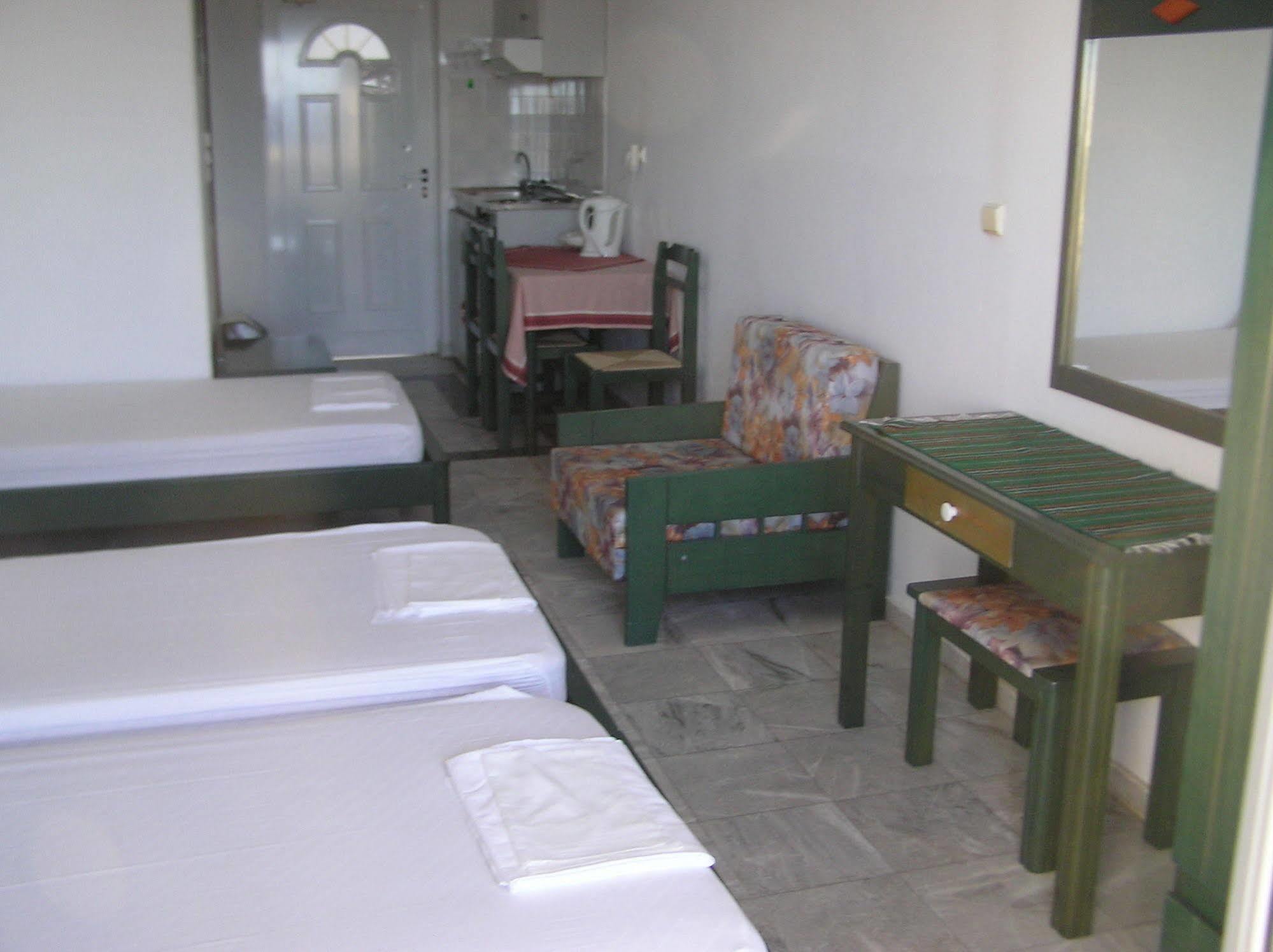 Knossos Aparthotel Panormos (Crete)