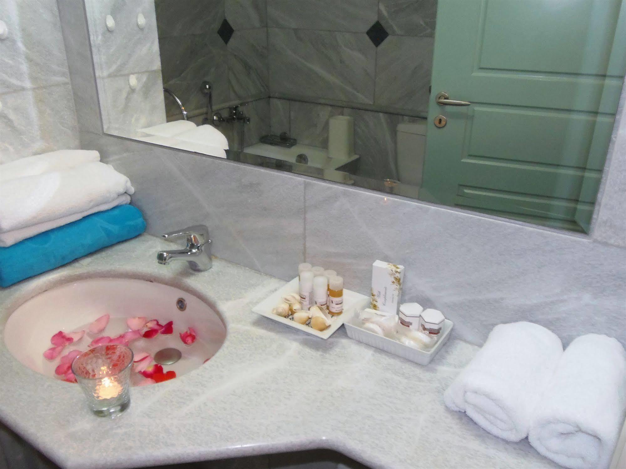 Atlantica Yakinthos Hotel 3*