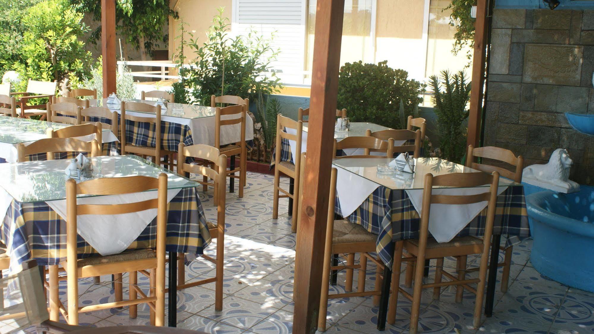 Roxani 3*