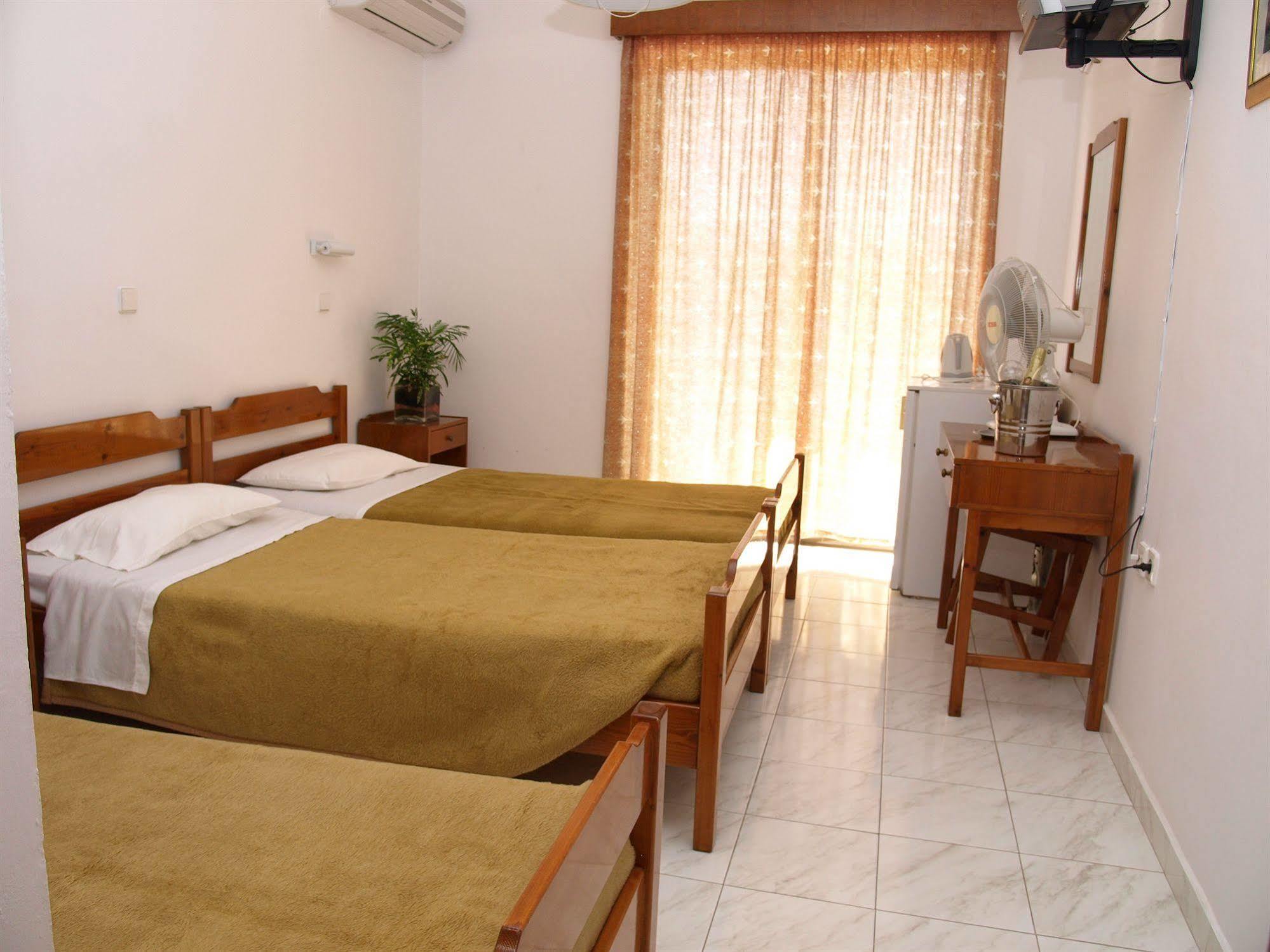 Garden Hotel 2*