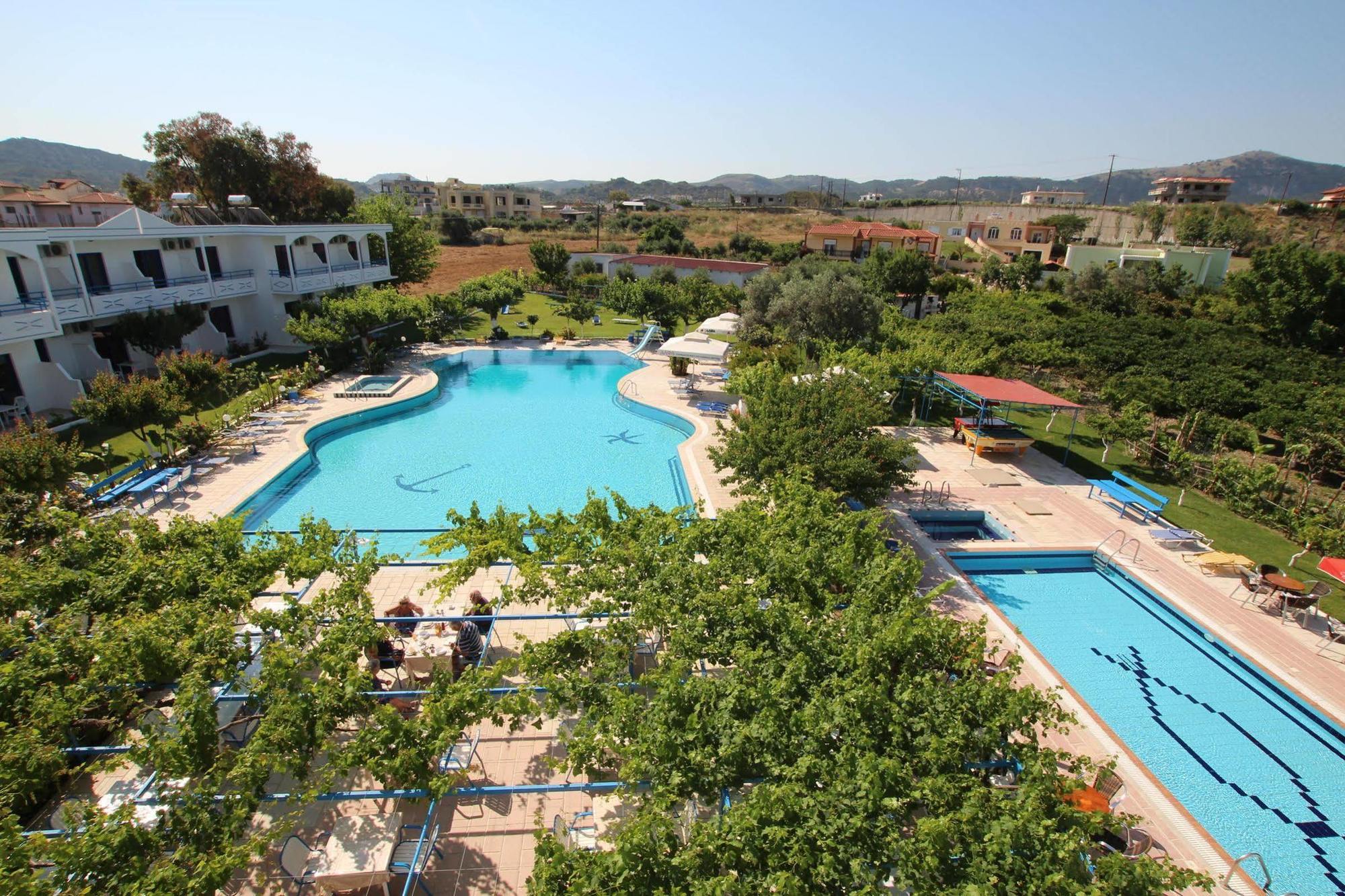 Garden Hotel 2*