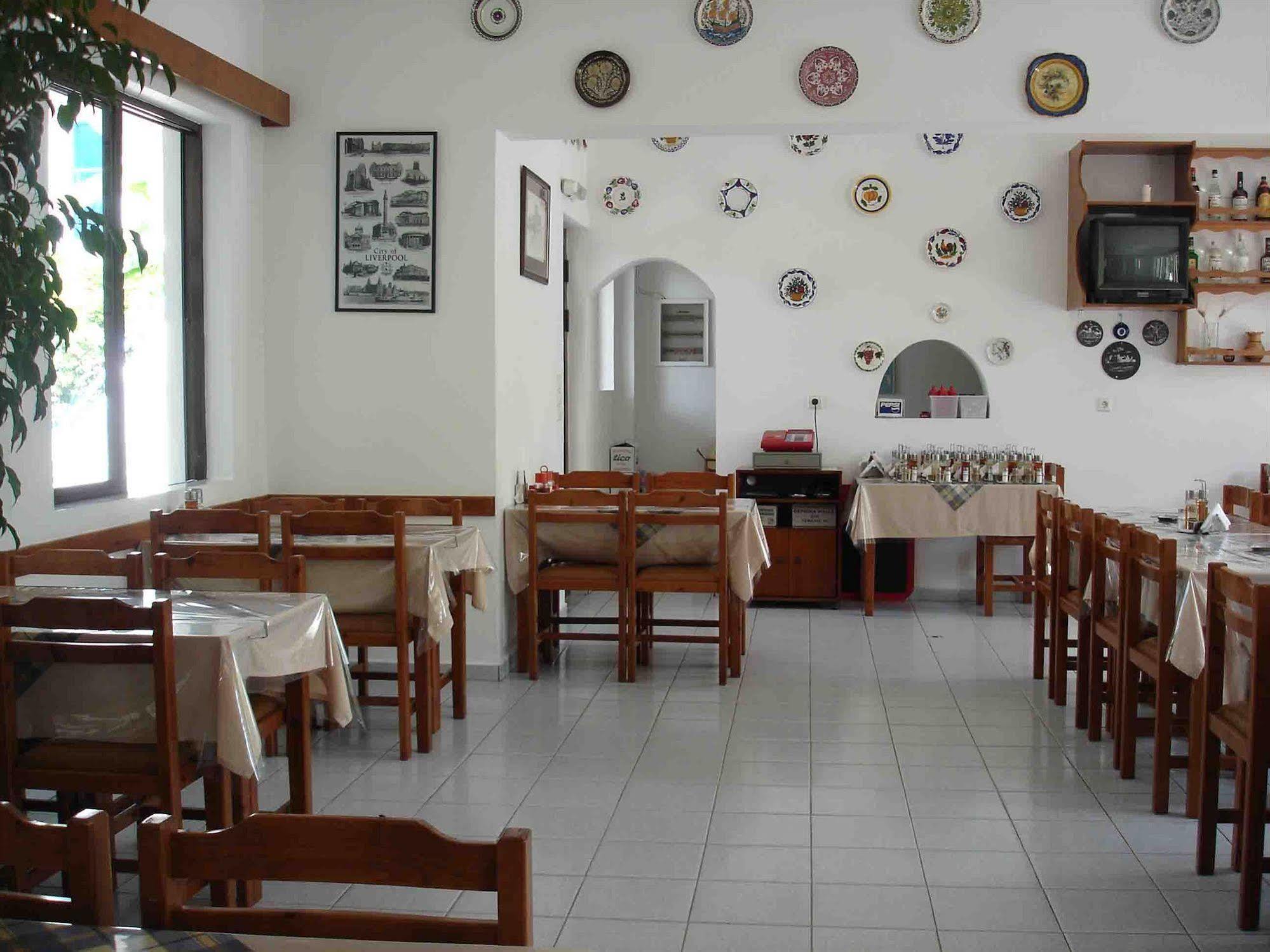 Garden Hotel 2*