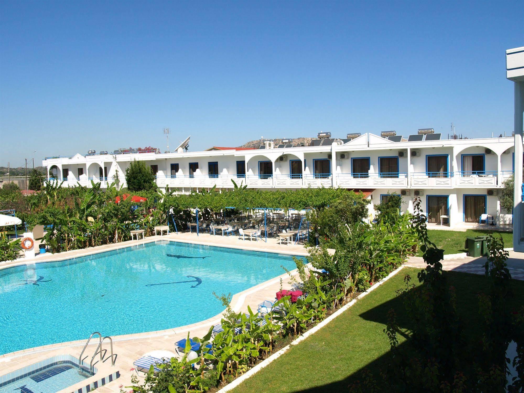Garden Hotel 2*