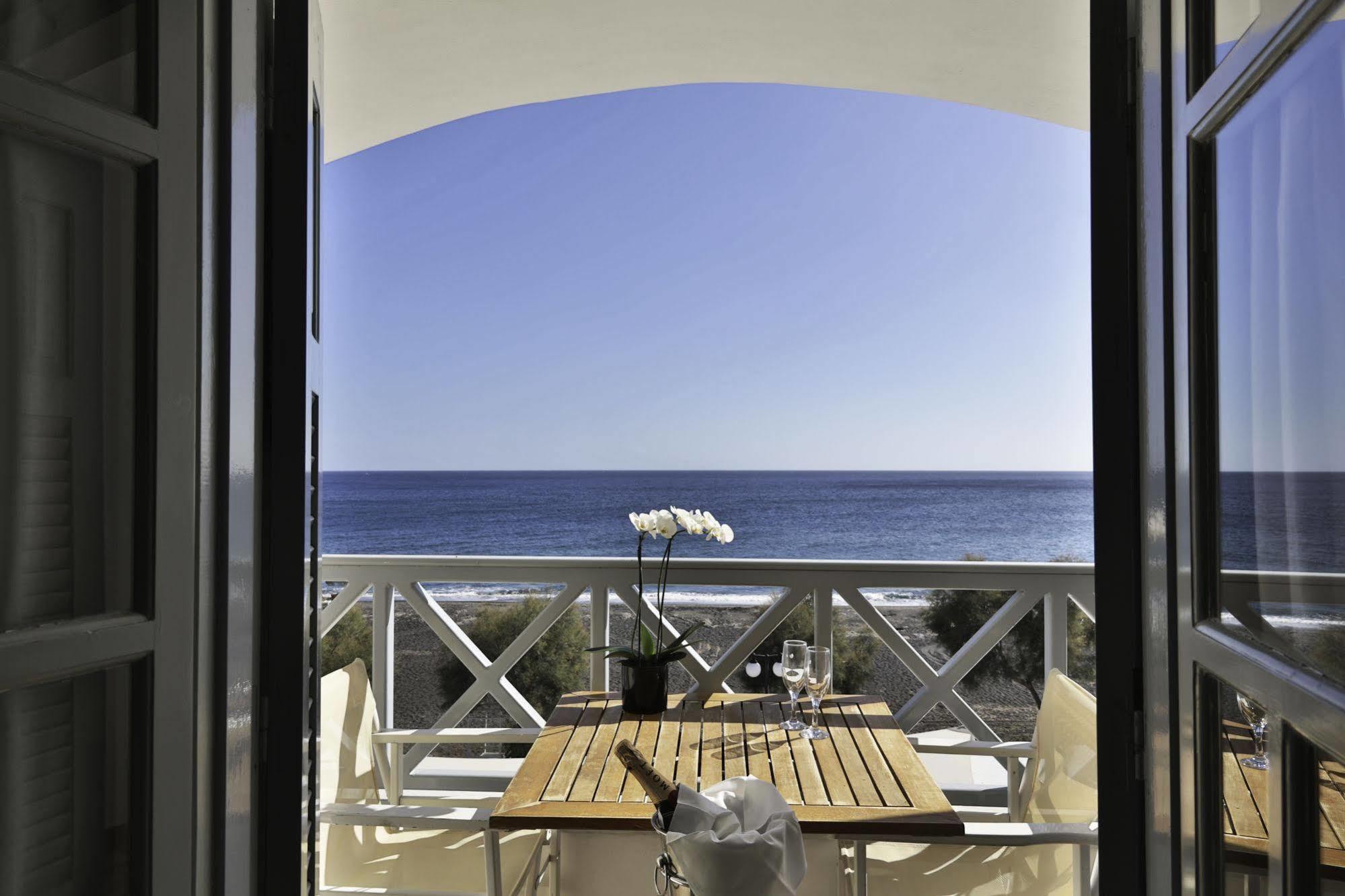 Glykeria Mini 3* Perivolos (Santorini)