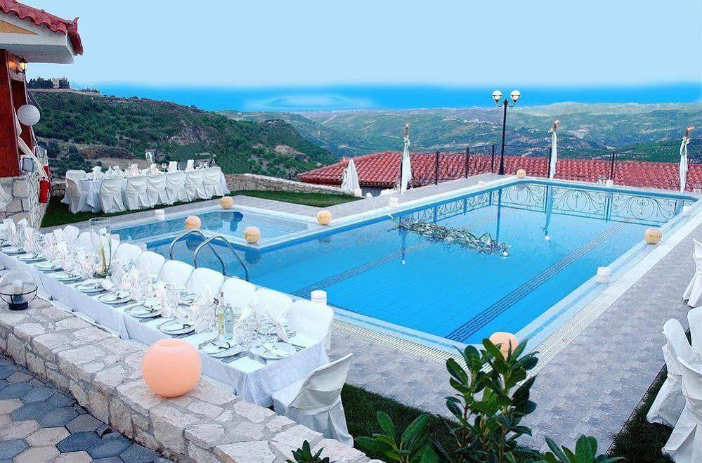 Vergis Epavlis Hotel