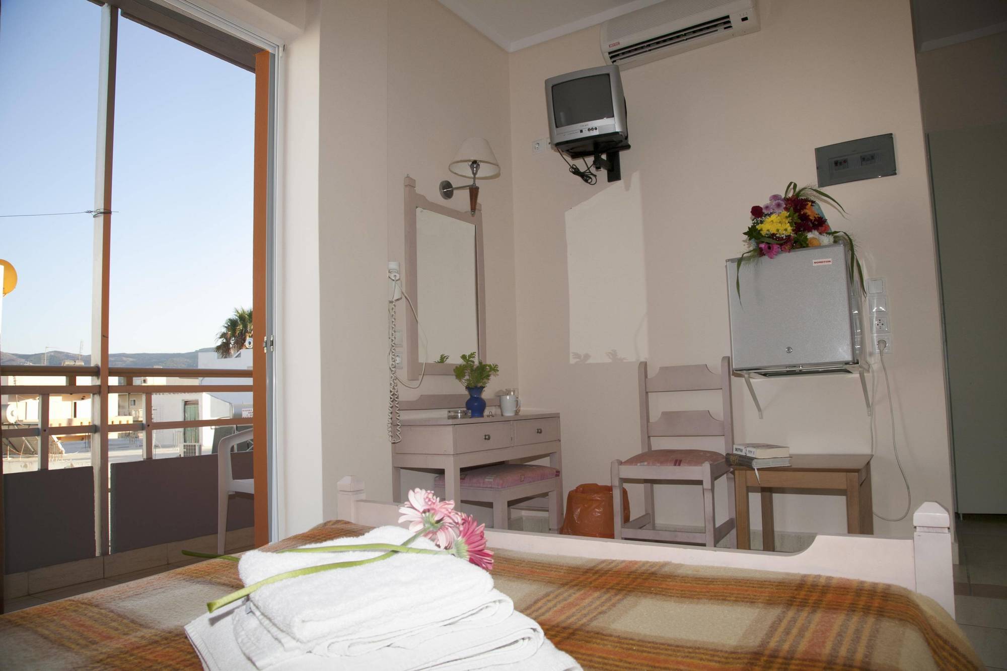 Theonia Hotel