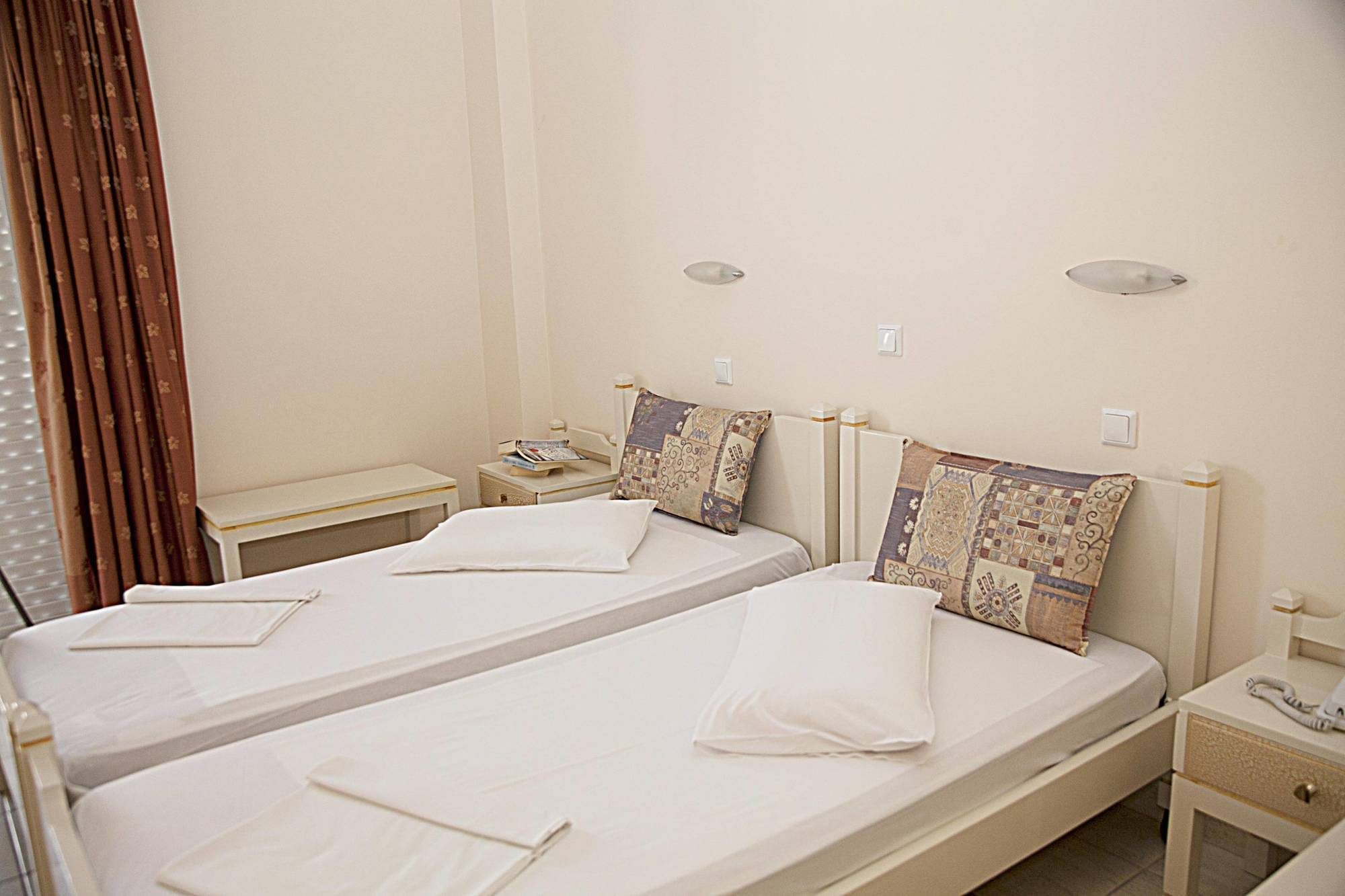 Theonia Hotel 2*