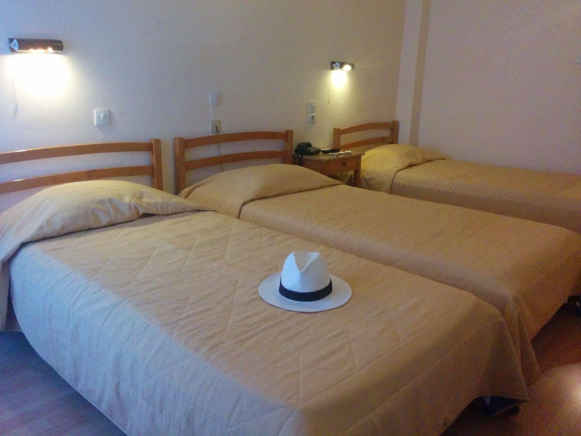Atlantis Hotel 2*
