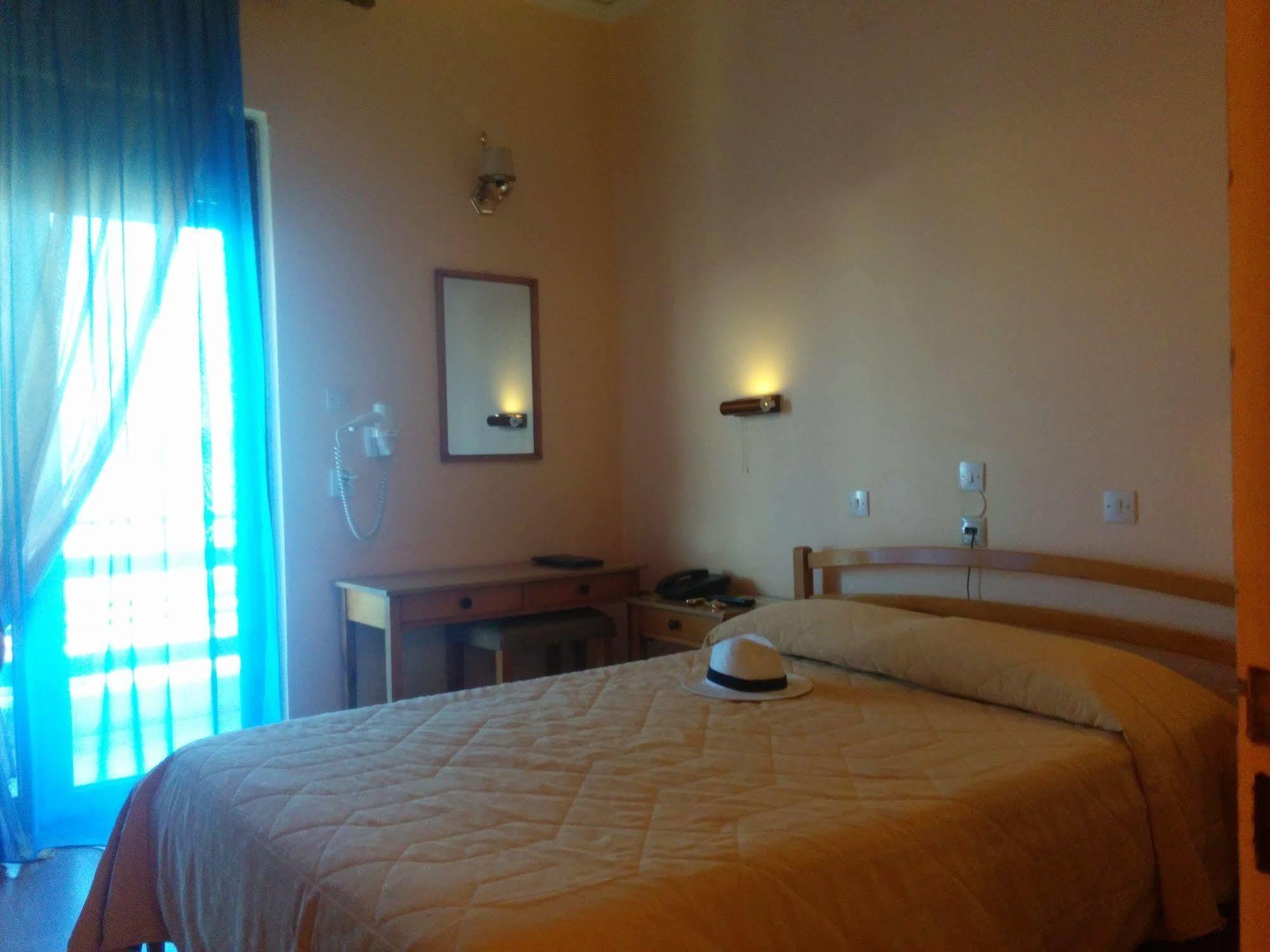 Atlantis Hotel Corfu (city)