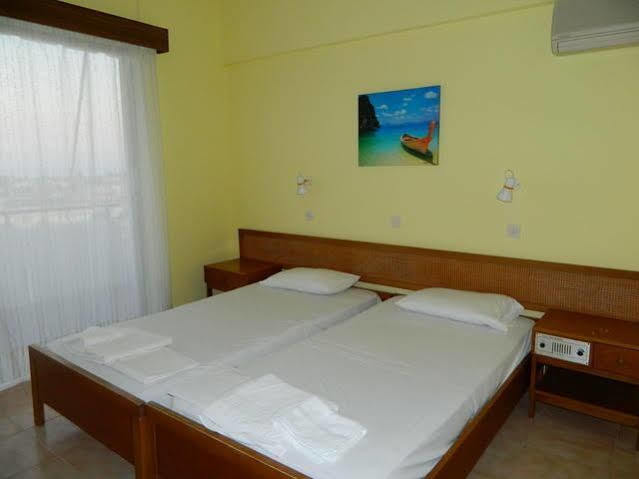 Telhinis & Hotel 2*