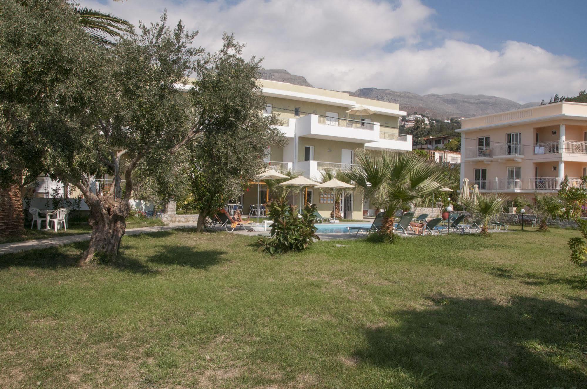 Aparthotel Manolis 3*