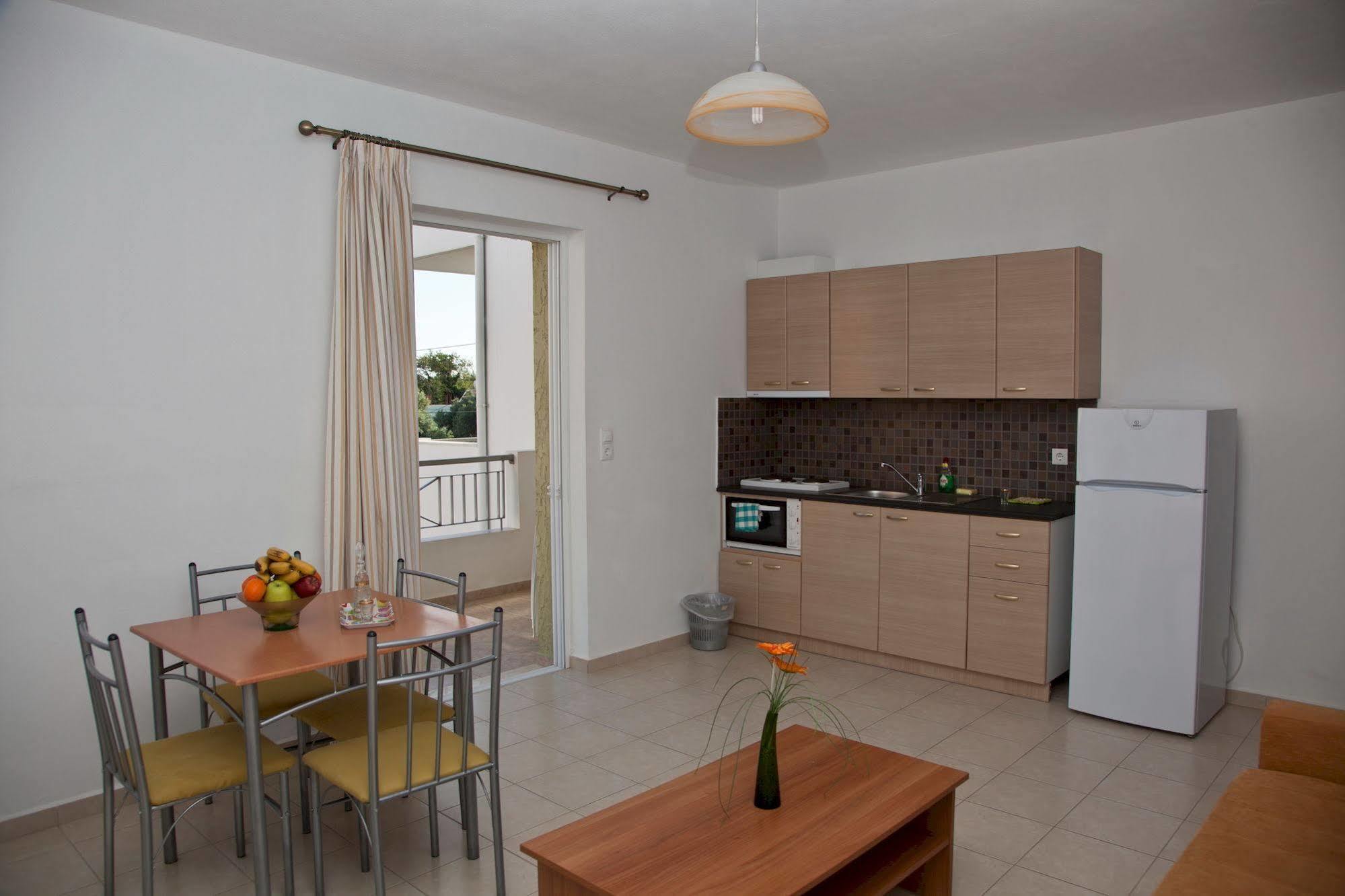 Manolis 3* Malia (Crete)