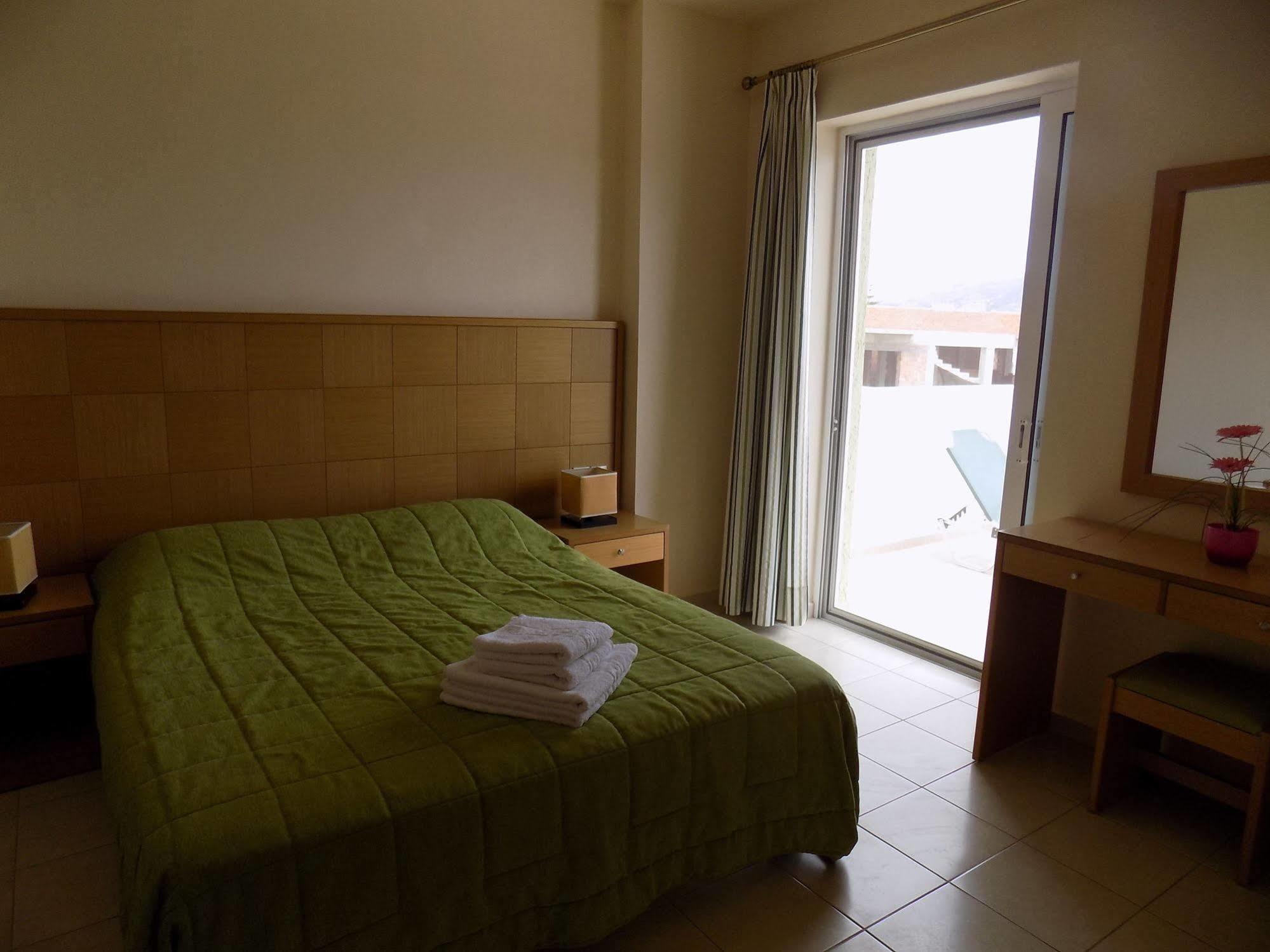 Manolis 3* Malia (Crete)