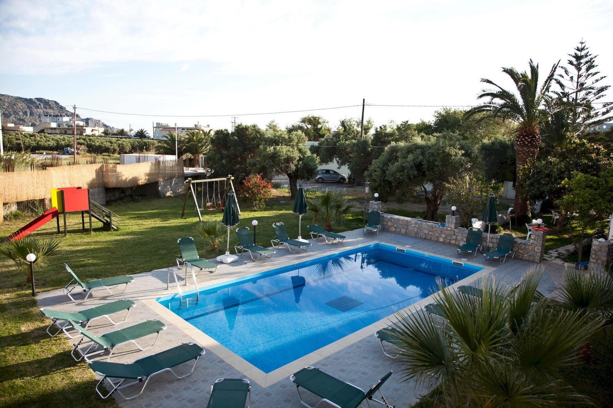 Manolis Aparthotel