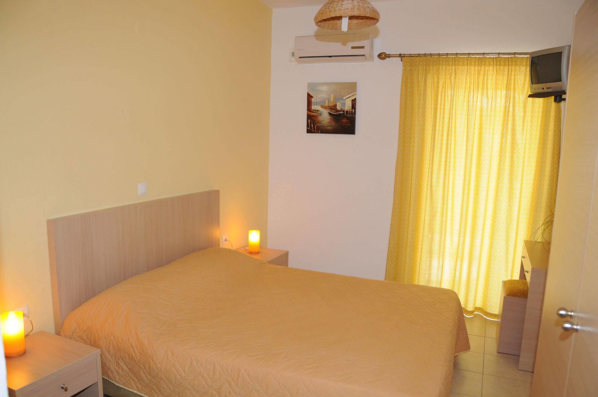 Manolis Aparthotel Malia (Crete)