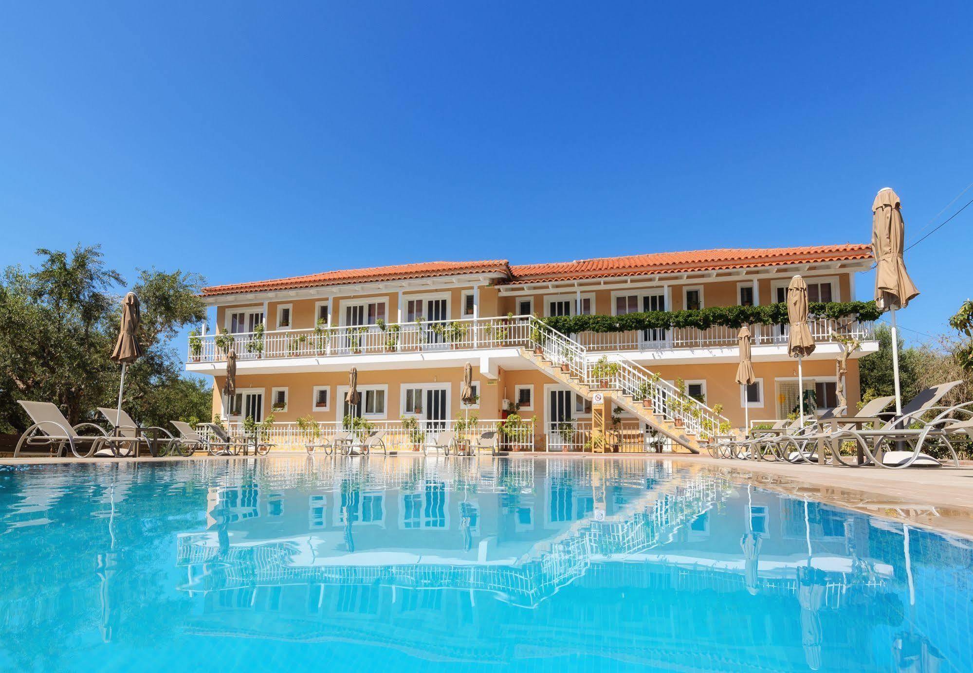 Artemis Hotel 2*