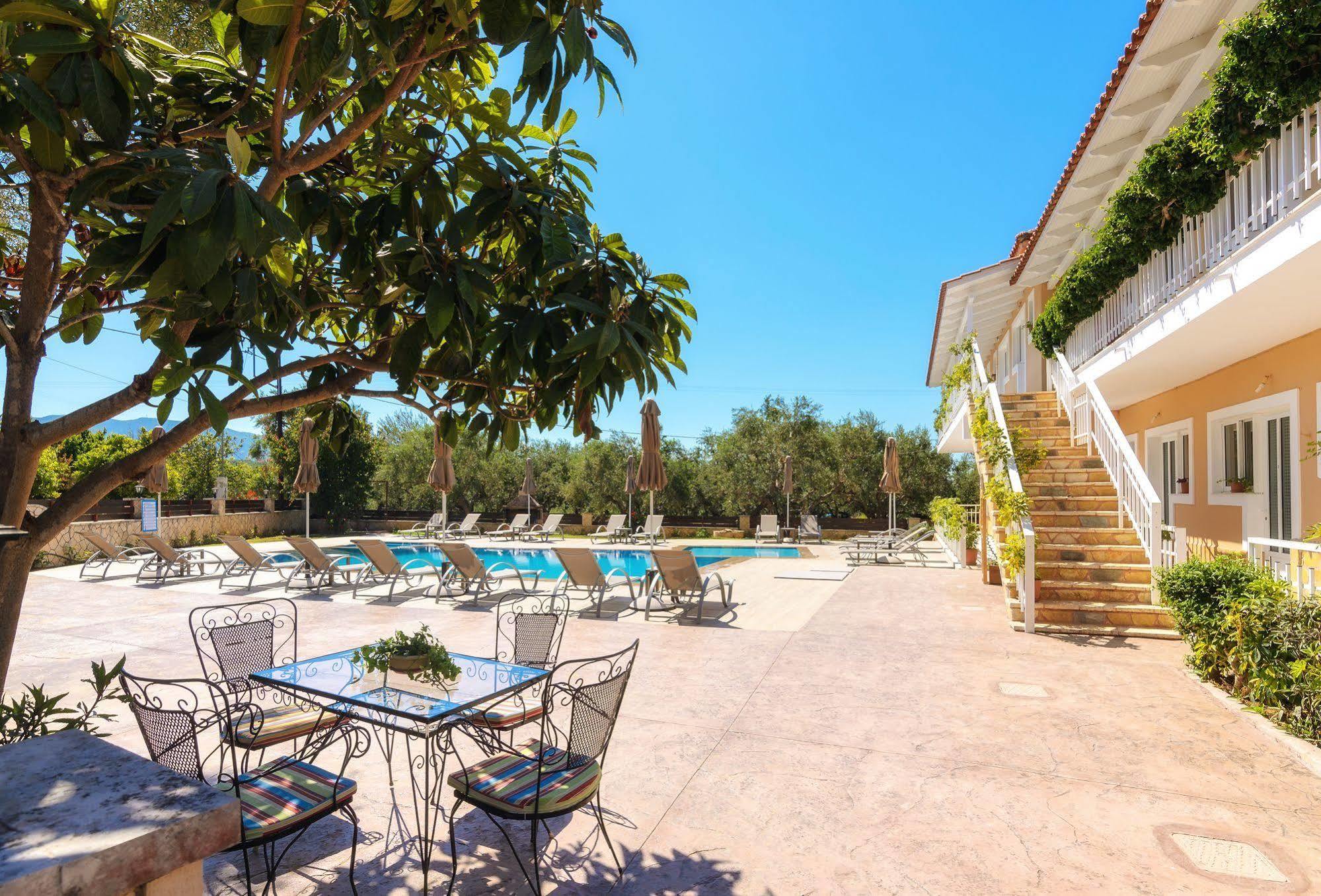 Artemis Hotel Amoudi