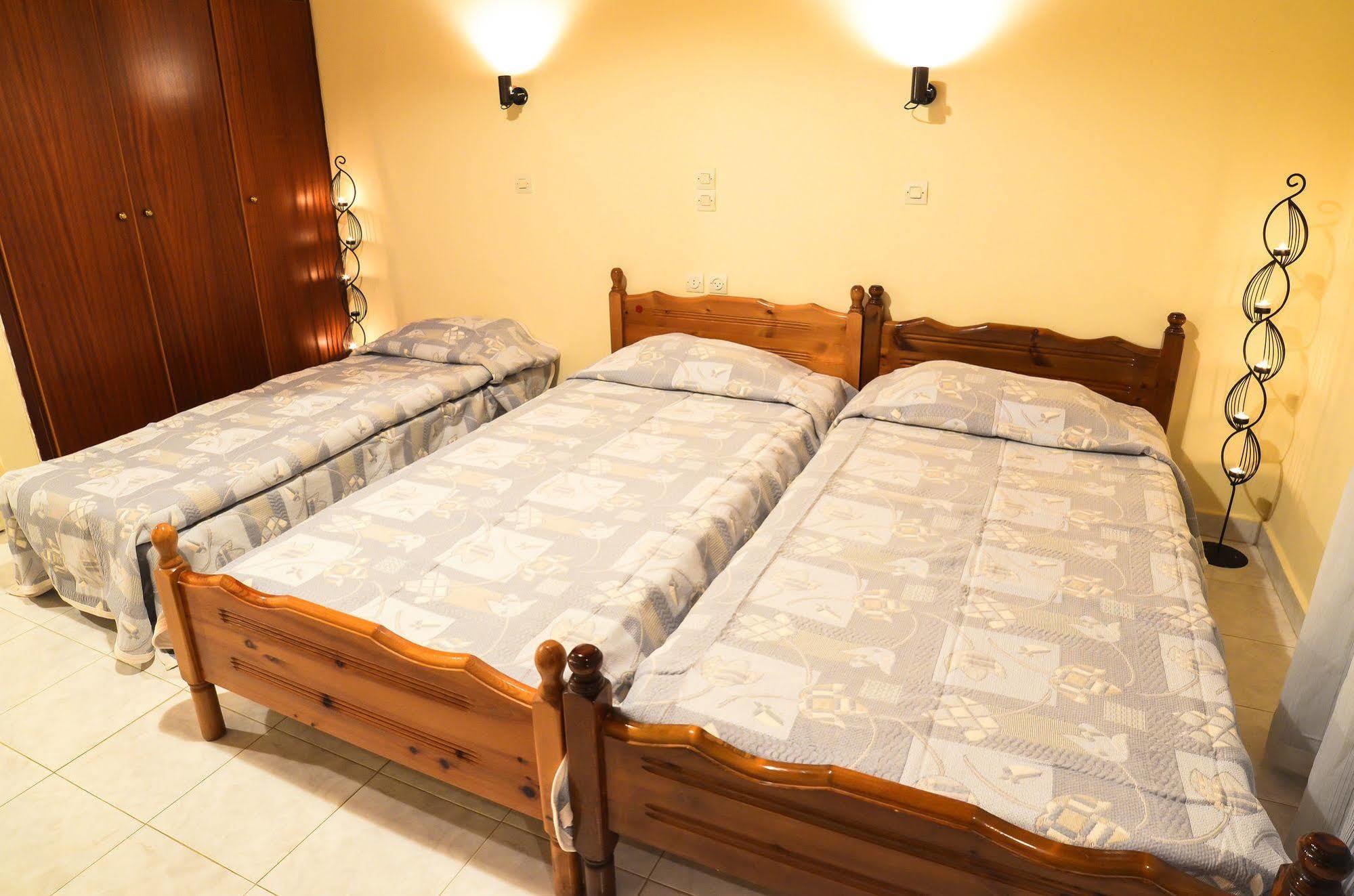 Artemis Hotel 2*