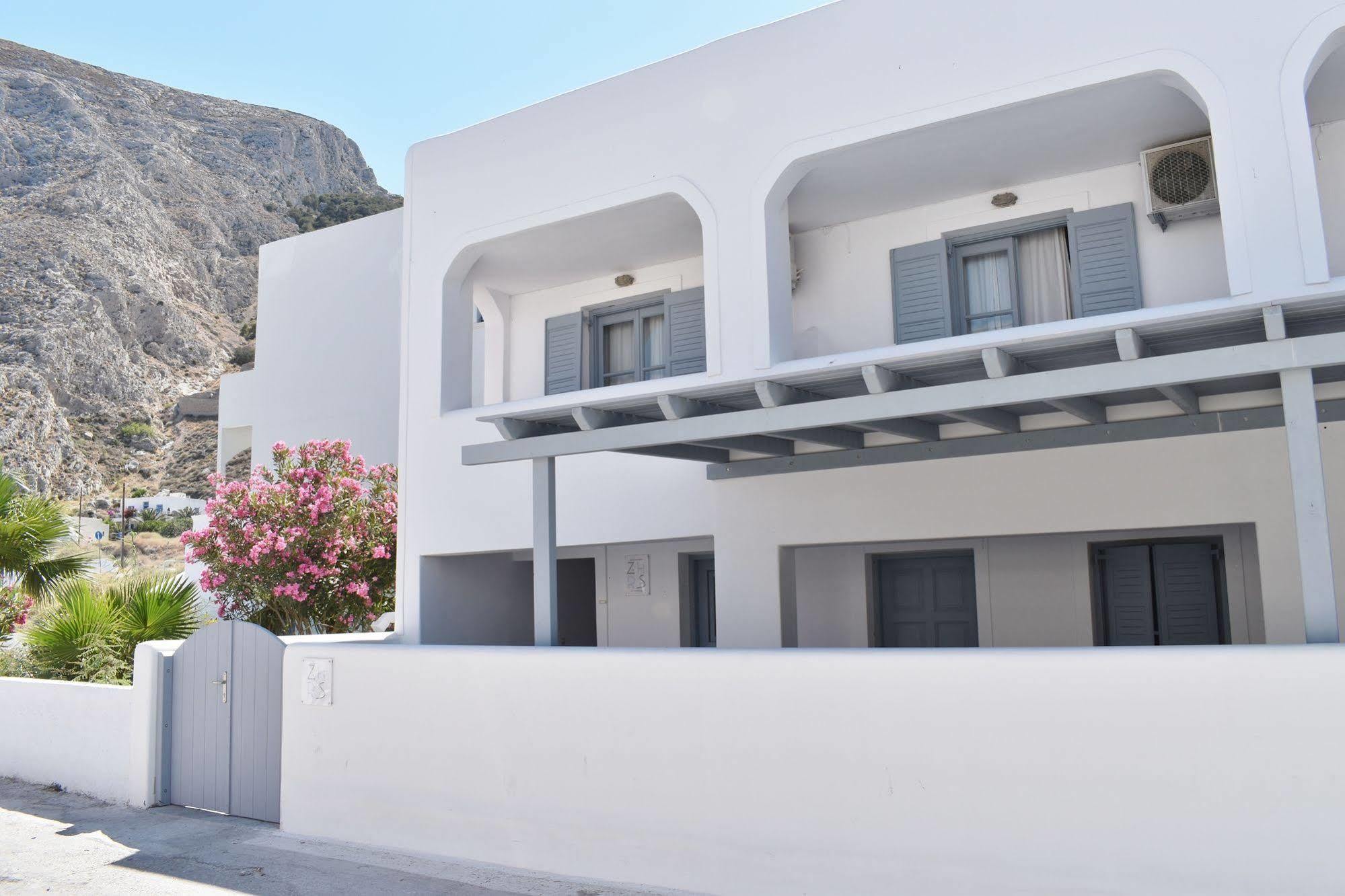Zacharakis Kamari (Santorini)