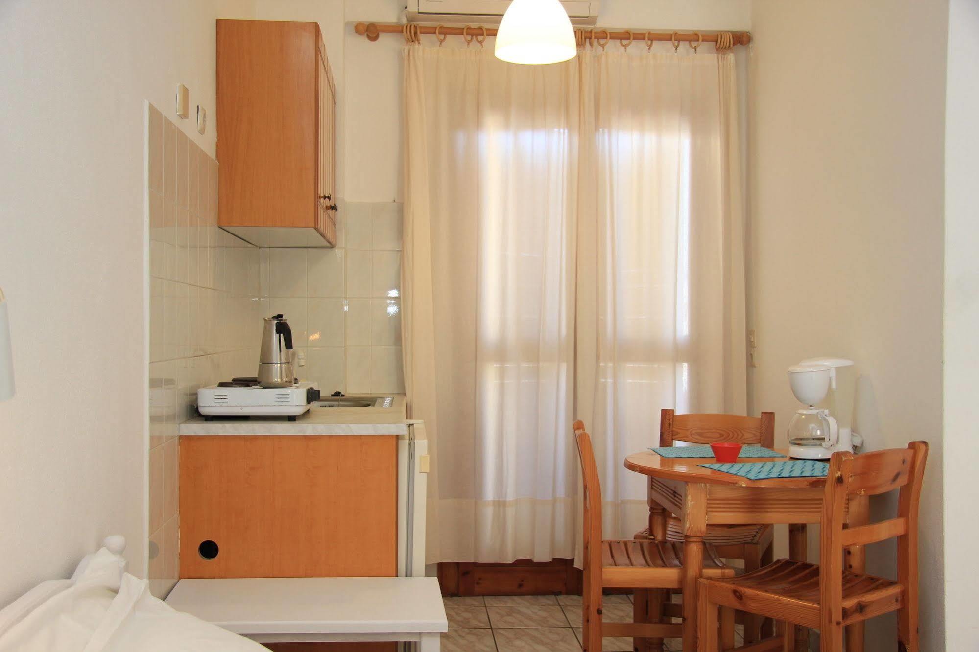 Zacharakis Kamari (Santorini)