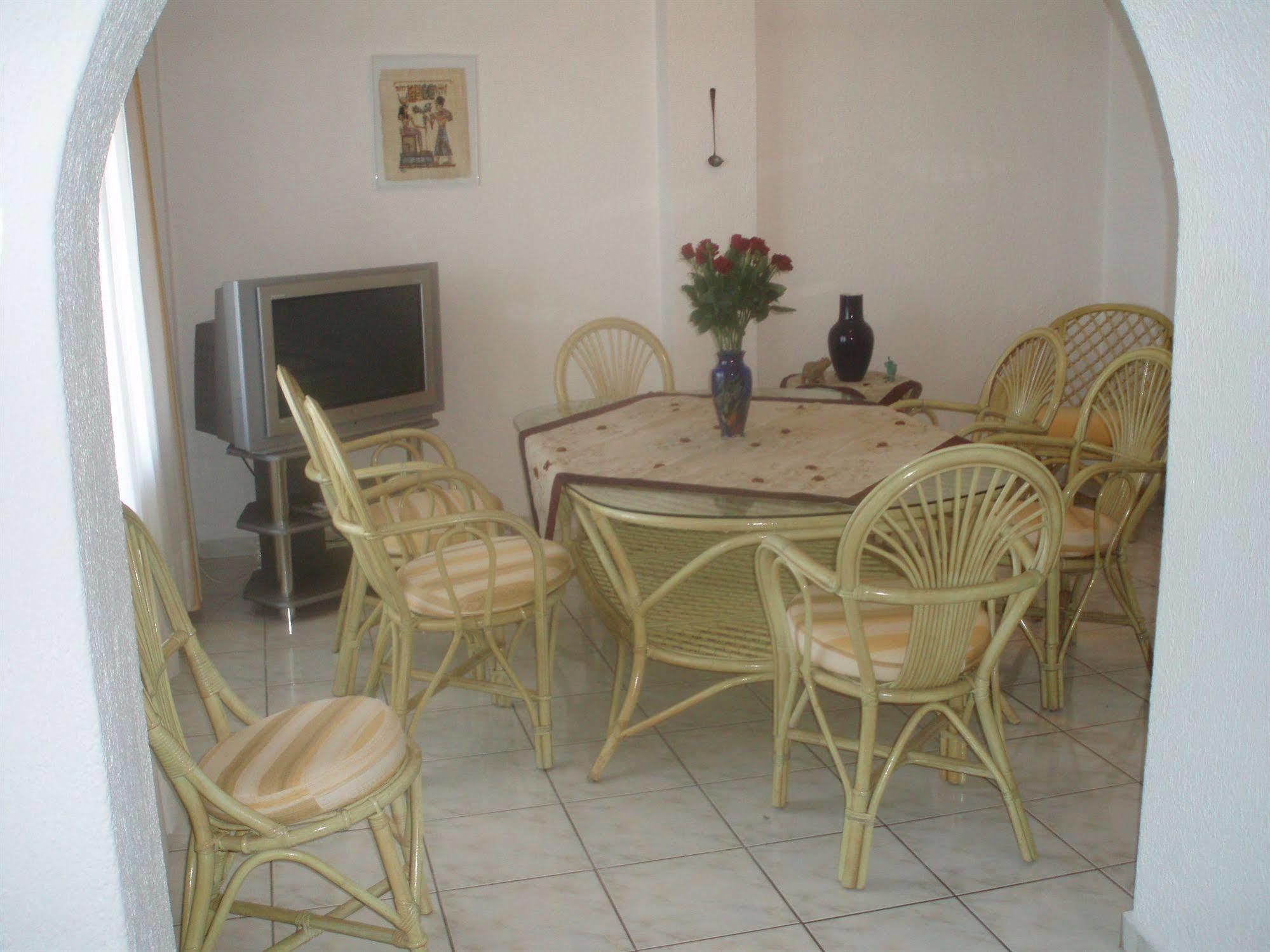 Gerani Aparthotel 2*
