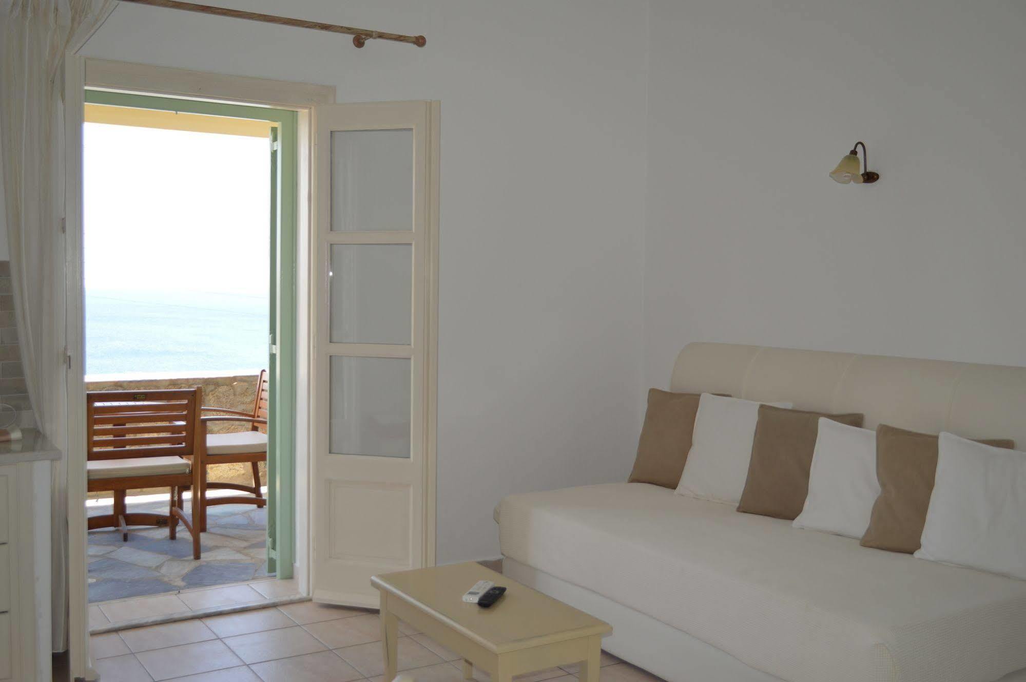 Panthea 2* Agios Ioannis (Tinos)