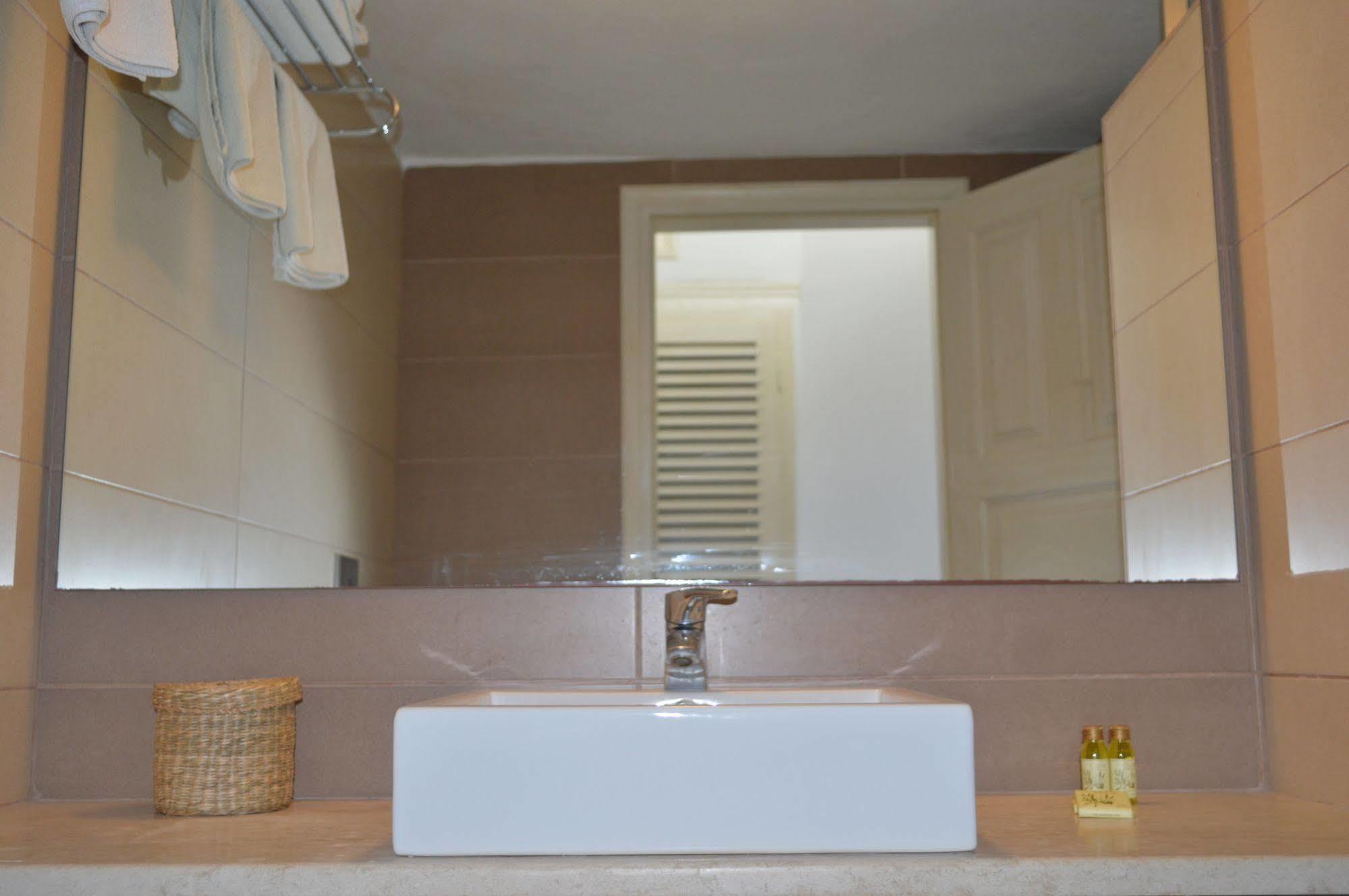 Aparthotel Panthea 2*