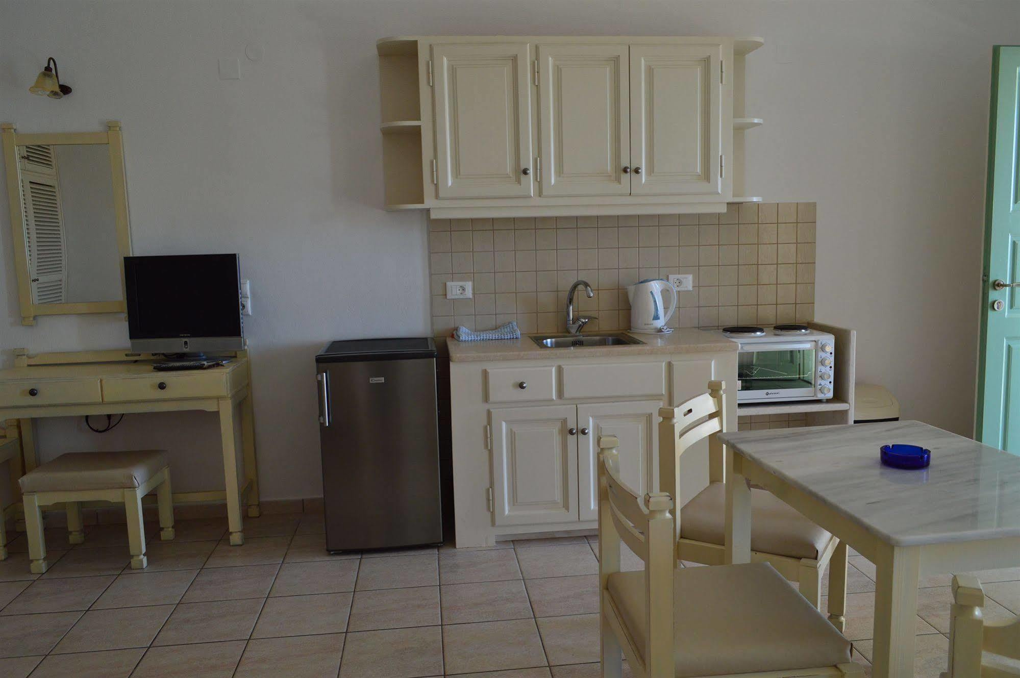 Panthea Aparthotel