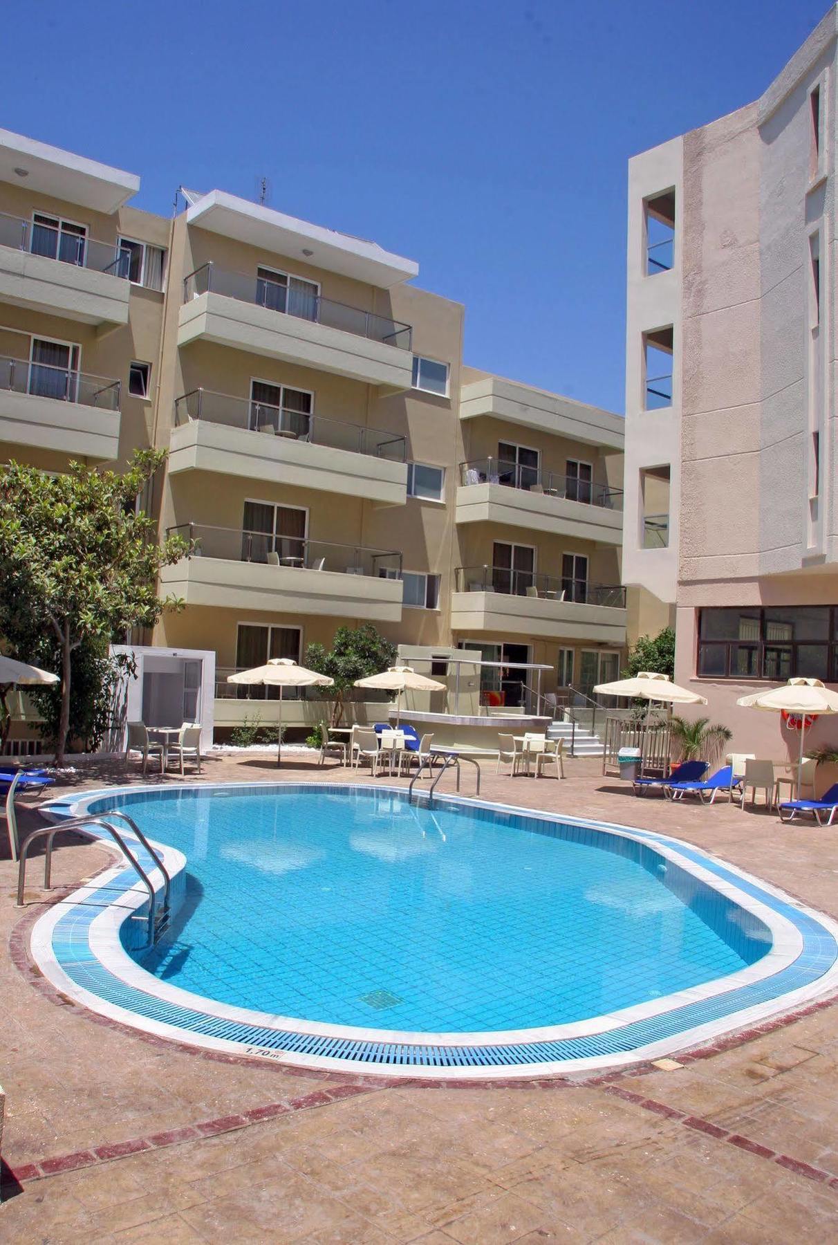 Michel Aparthotel 3*